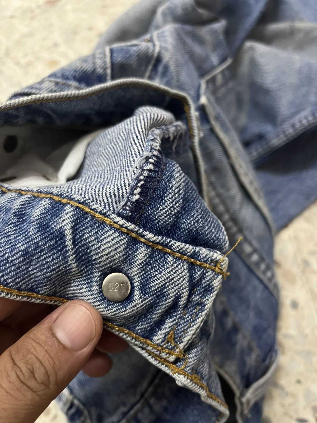 Levi's Vintage Clothing Vintage Levi’s 505 distressed 90s light blue wash jeans Size US 32 / EU 48 - 5 Thumbnail
