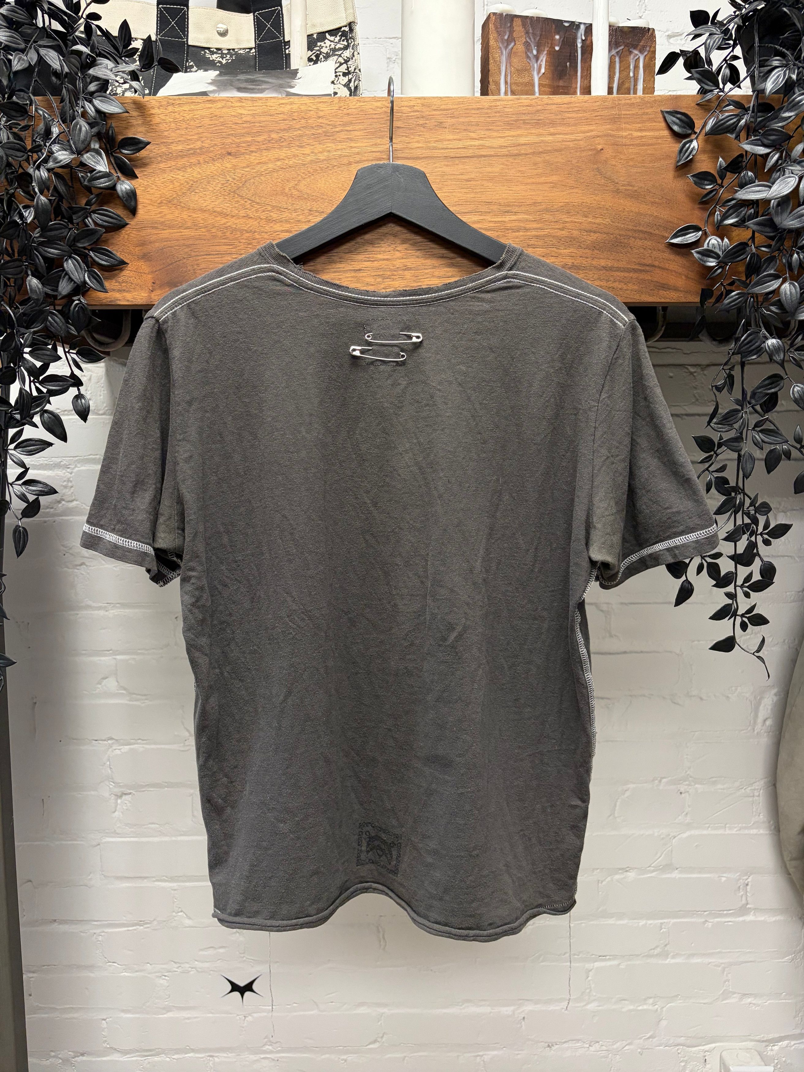 Undercover SS2003 Undercover ‘Scab’ Faded Grey Giz Print T-Shirt Size US M / EU 48-50 / 2 - 4 Thumbnail