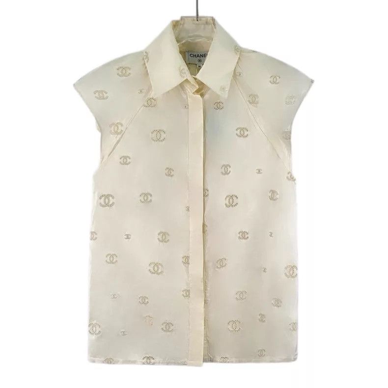 Chanel Chanel Beige double C hollow embroidery silk lapel sleevel Size XS / US 0-2 / IT 36-38 - 1 Thumbnail