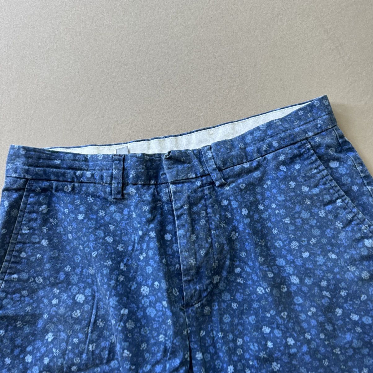 Old Navy Old Navy Floral Printed Slim Chino Shorts Size US 29 - 3 Thumbnail
