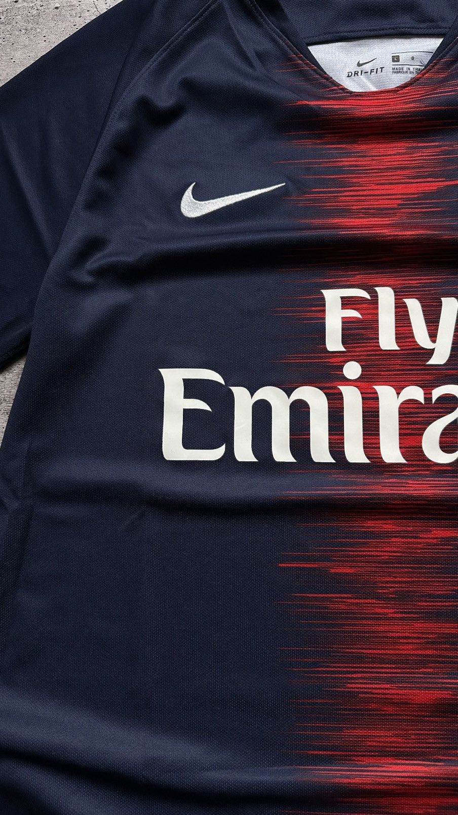 Nike 2018/19 Nike PSG Paris Saint-Germain Home Soccer Jersey Size US L / EU 52-54 / 3 - 4 Thumbnail