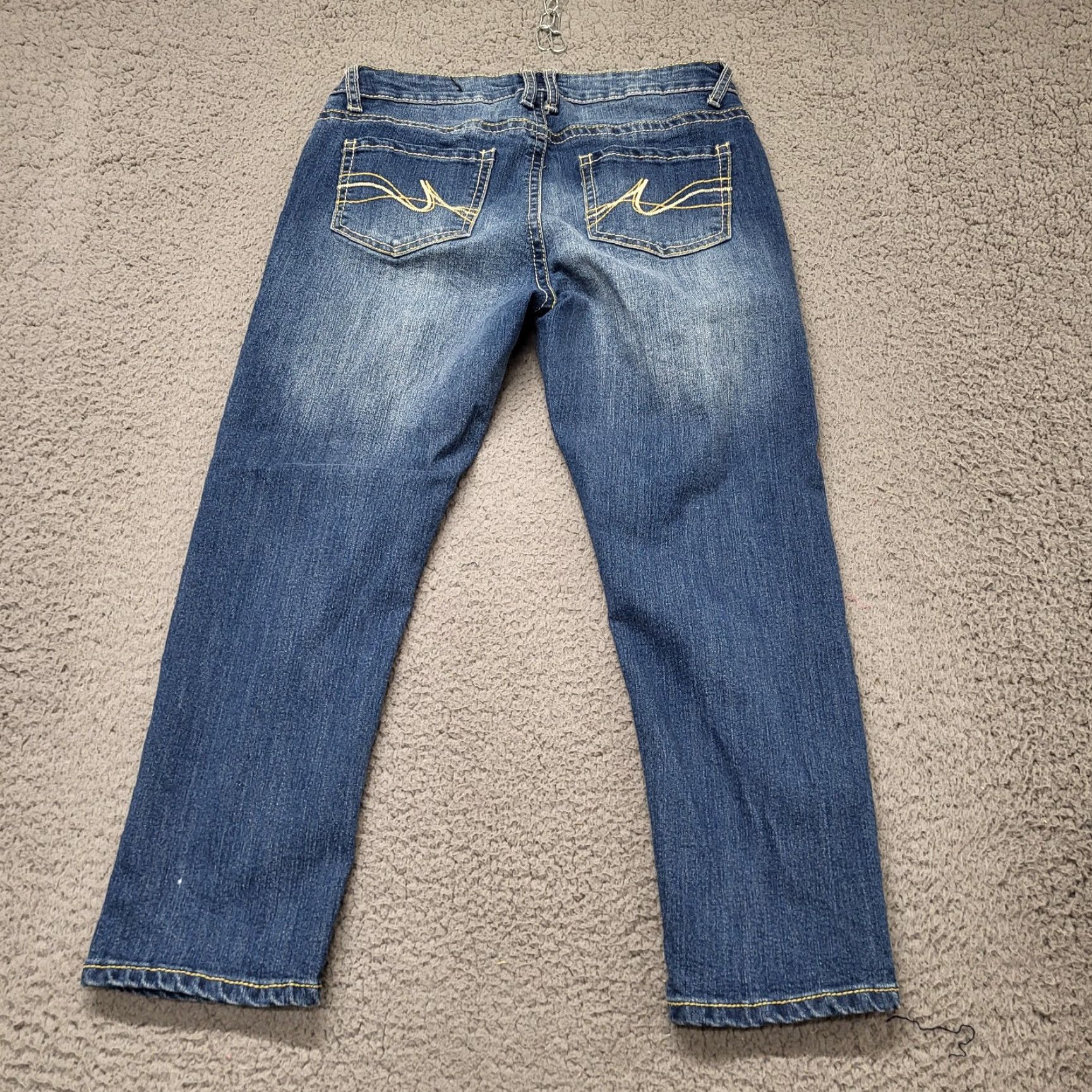 Denime **Roz & Ali Women's Size 8 Blue Denim Crop Jeans Embroidered Bling** User: Roz & Ali Women's Size 8 Blue Denim Crop Jeans Embroidered Bling Size 30" / US 8 / IT 44 - 3 Thumbnail