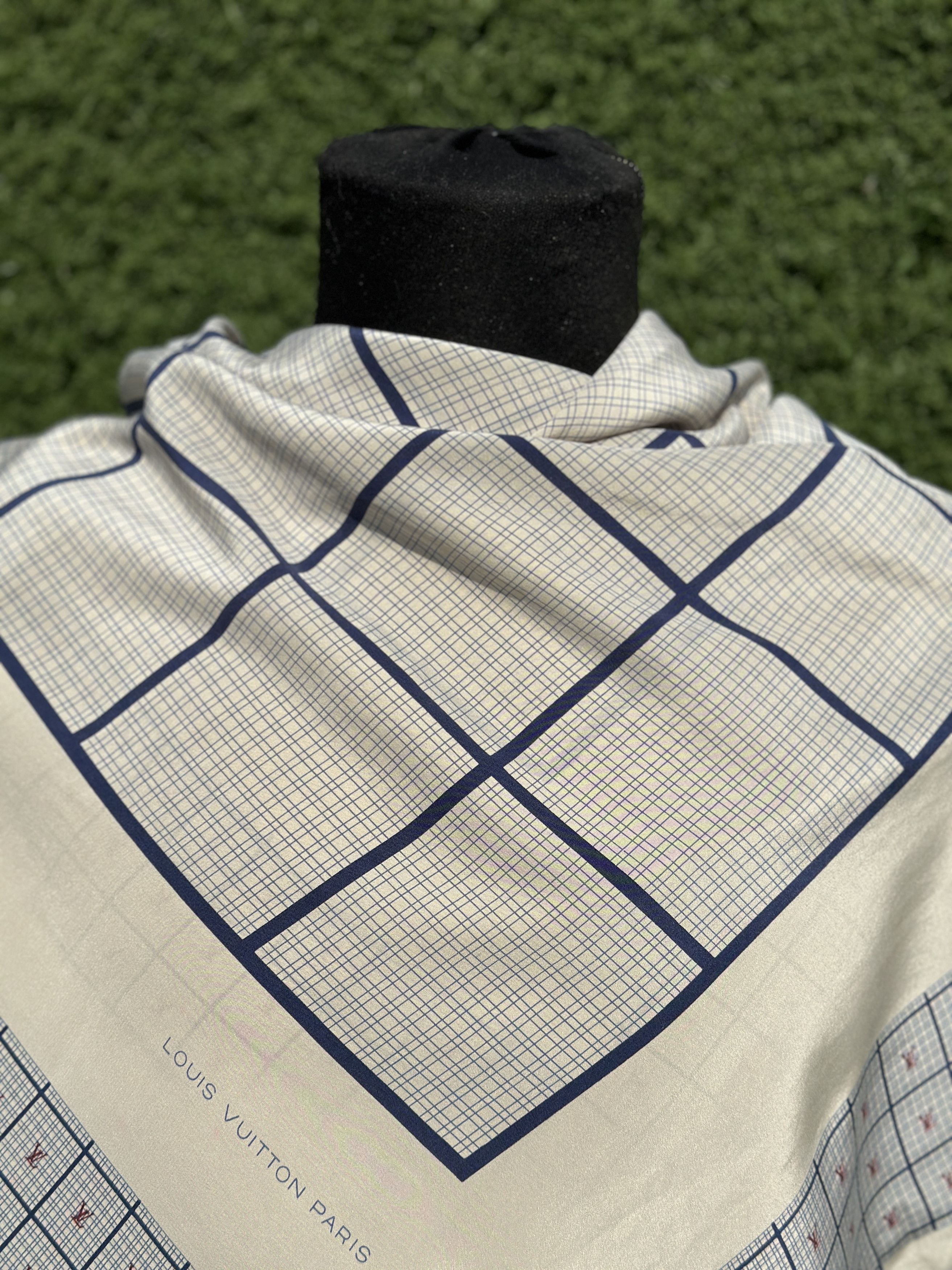Louis Vuitton Louis Vuitton Silk Scarf Monogram Grid Square 81x83cm Size ONE SIZE - 15 Thumbnail