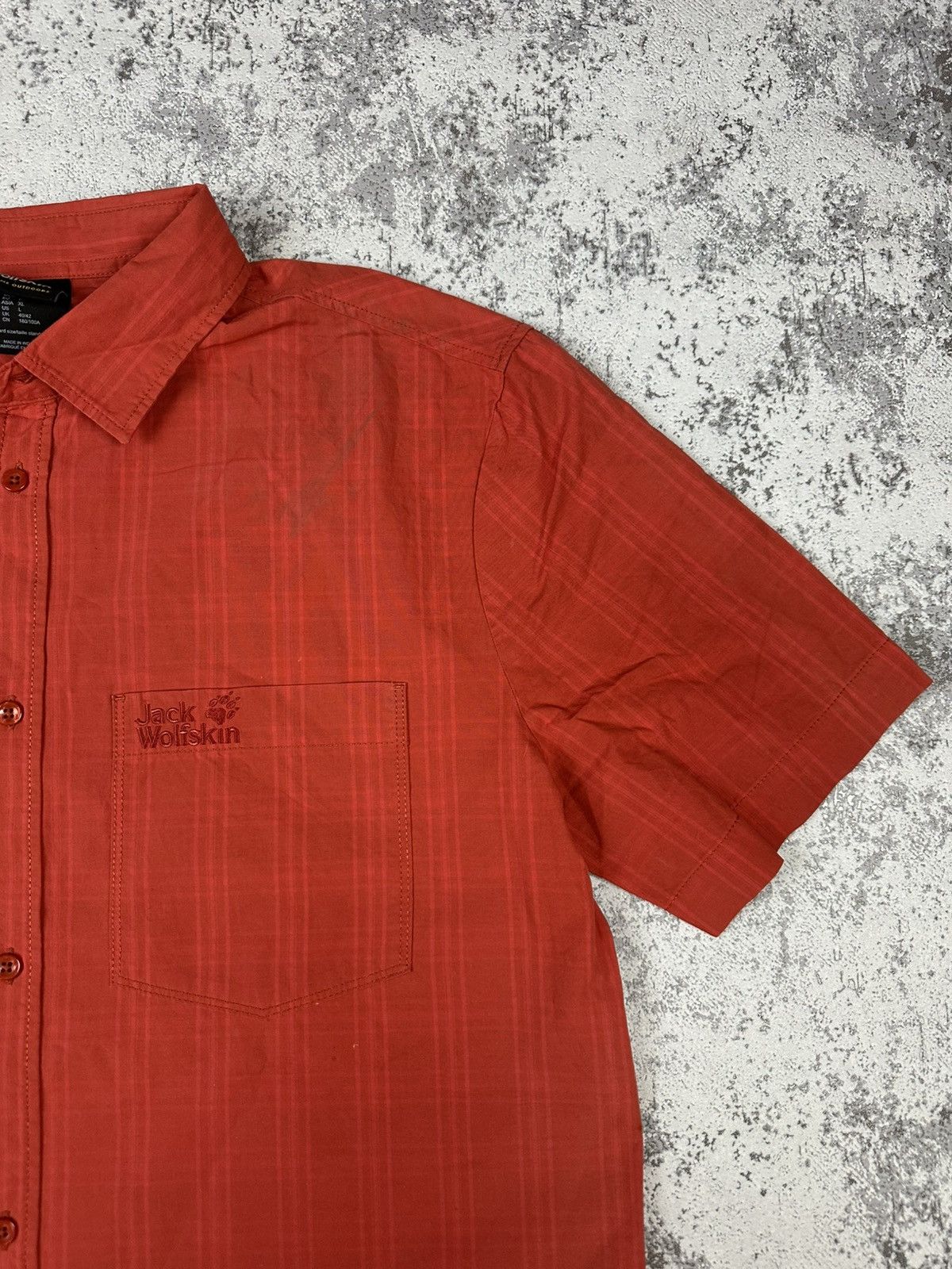 Vintage Custom Jack Wolfskin Shirt Hand Painted Back Graphic Size US L / EU 52-54 / 3 - 5 Thumbnail