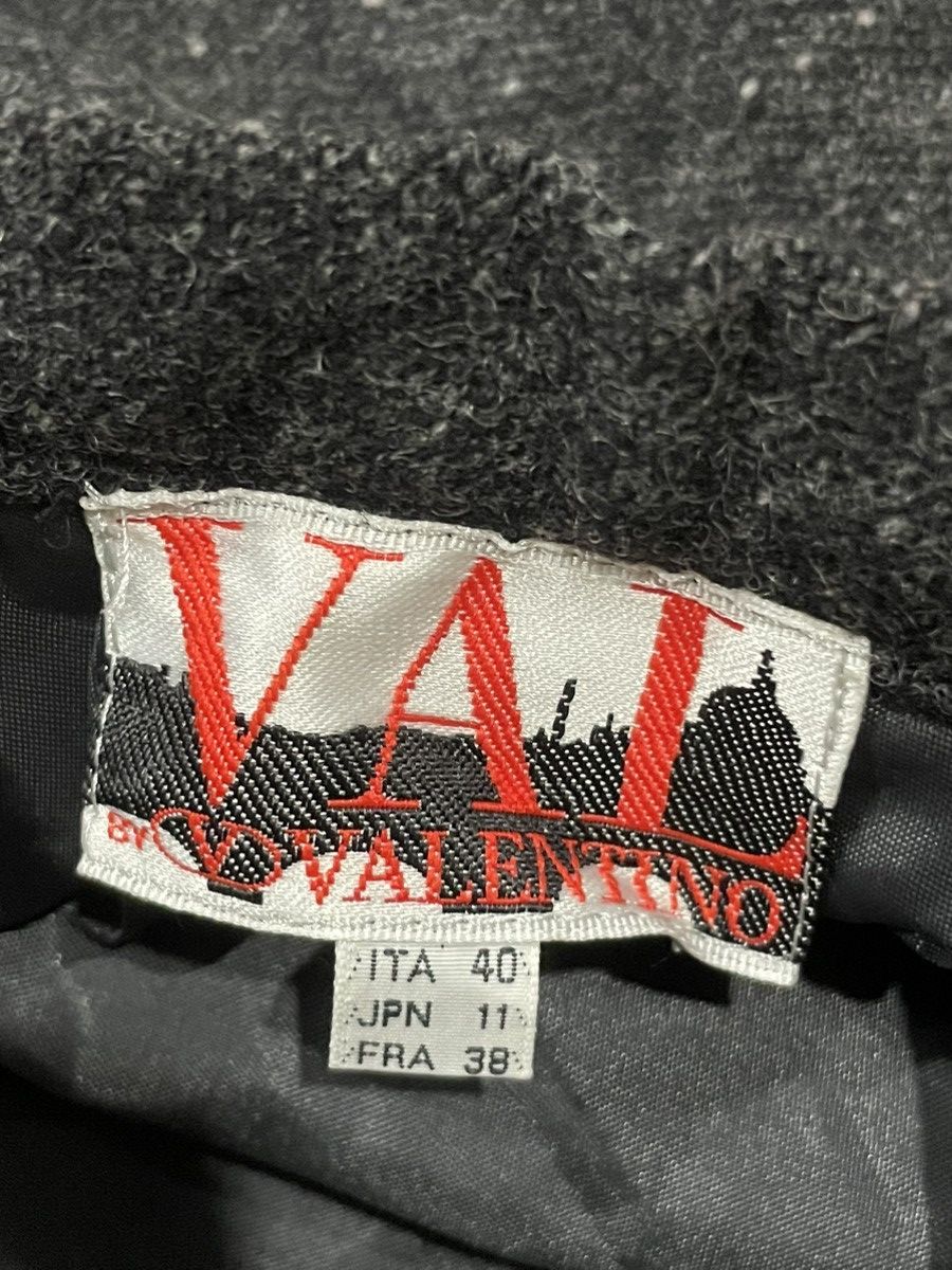 Valentino Val by Valentino Skirt Size 26" / US 2 / IT 38 - 4 Thumbnail