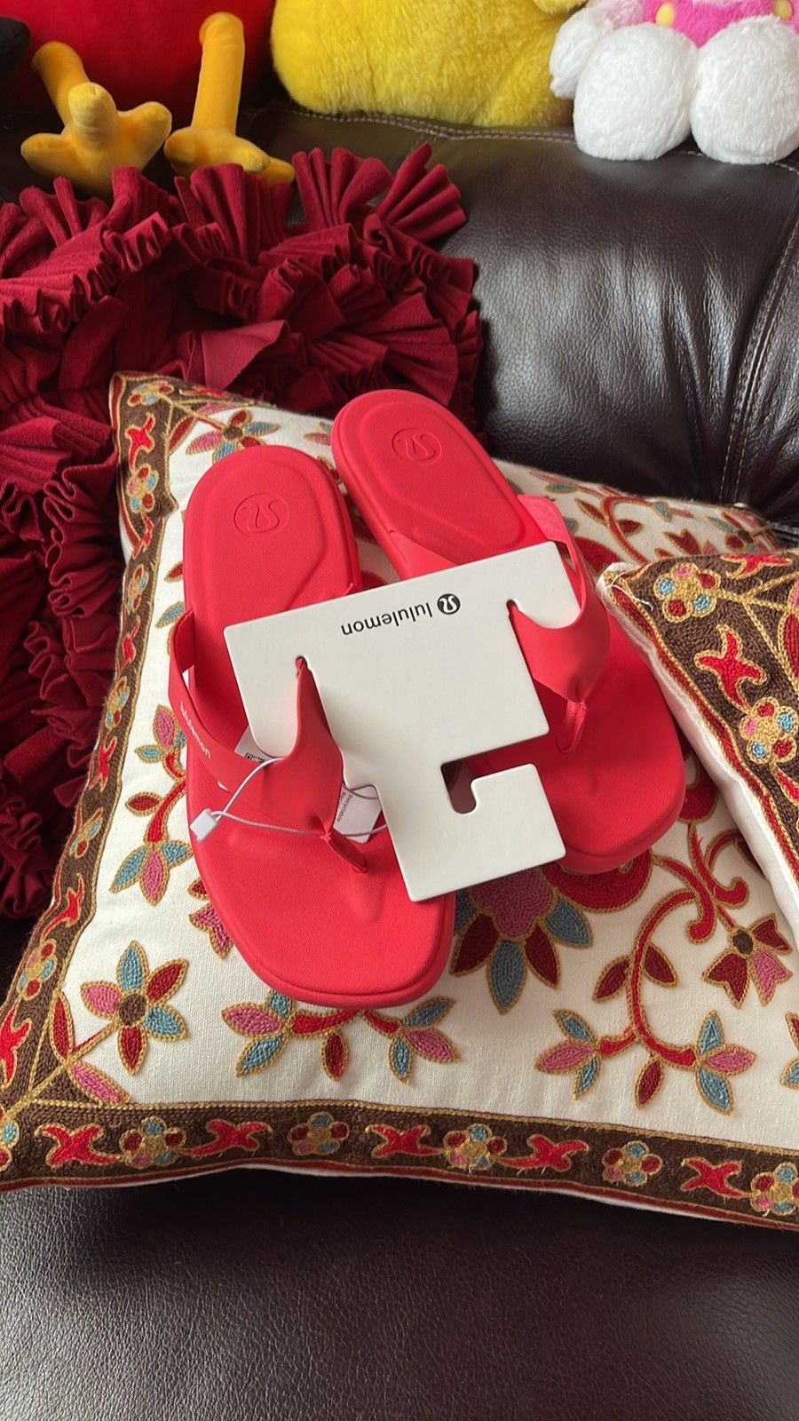 Lululemon Lululemon rest feel Flip Flops size 9 color red glow/white Size US 9 / IT 39 - 10 Thumbnail