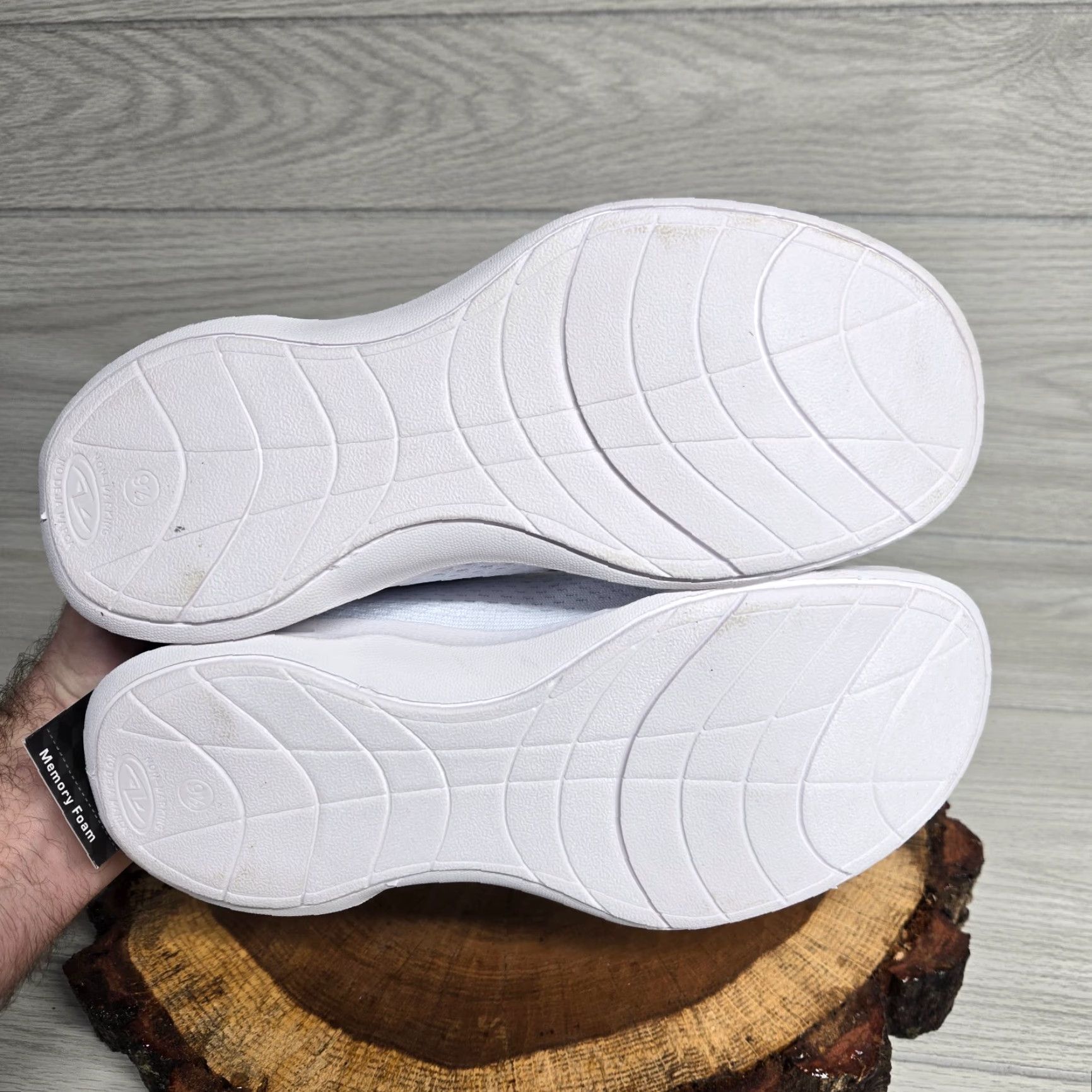 Athletic Works Athletic Works White Lifestyle Jogger Sneakers Shoes Adult Women 9.5 White Sneakers Lifestyle Jogger Women 9.5 Athletic Works Shoes Size 32" / US 10 / IT 46 - 6 Thumbnail