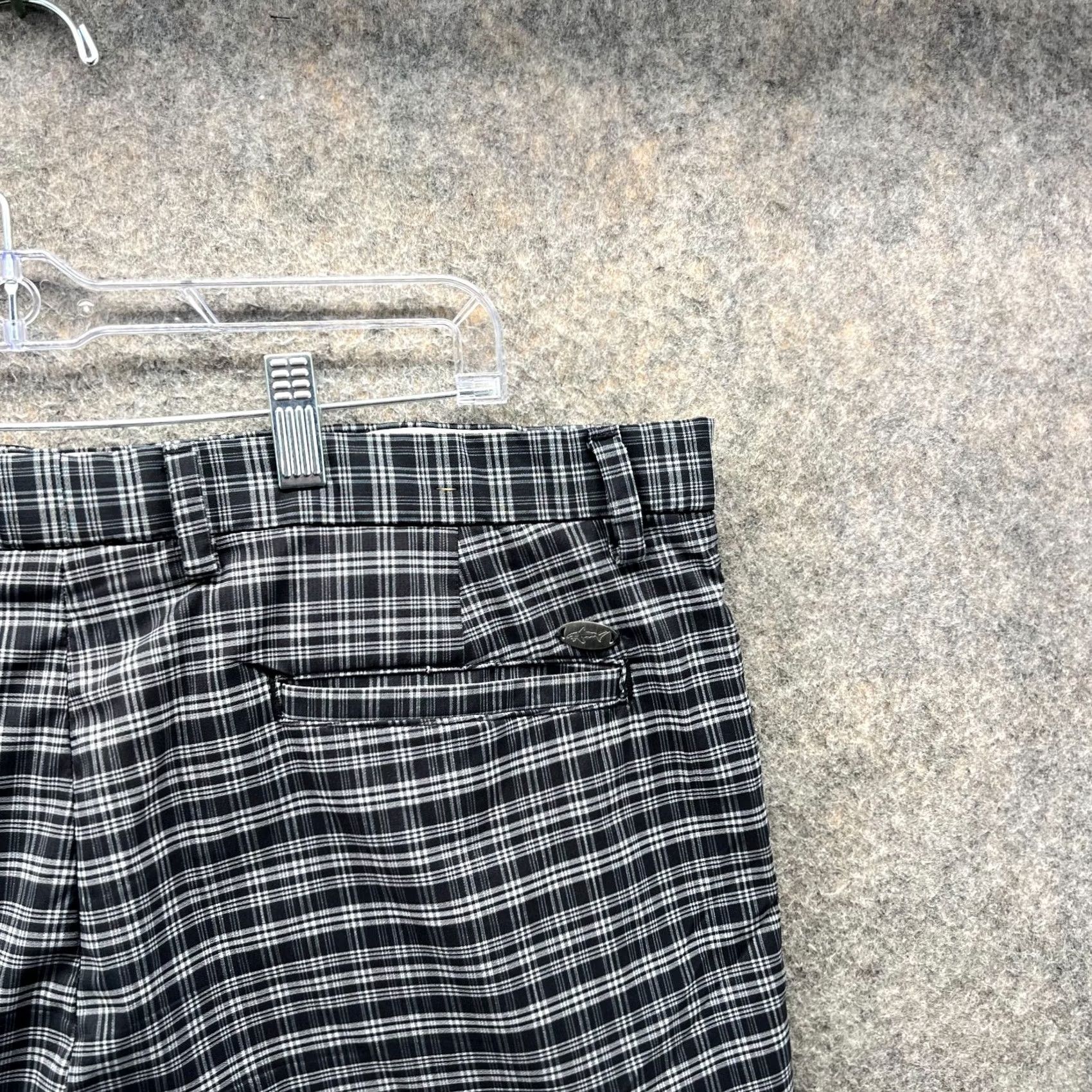 Vintage Greg Norman Shorts Mens 38 Gray Chino Flat Front Golf Golfer Plaid Stripes Vtg Size US 38 / EU 54 - 6 Thumbnail