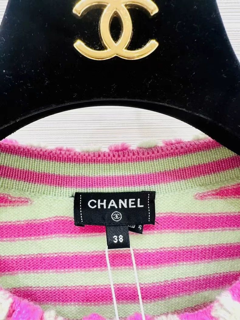 Chanel Chanel 25s new pink green striped lace knitted cardigan ja Size XS / US 0-2 / IT 36-38 - 2 Thumbnail