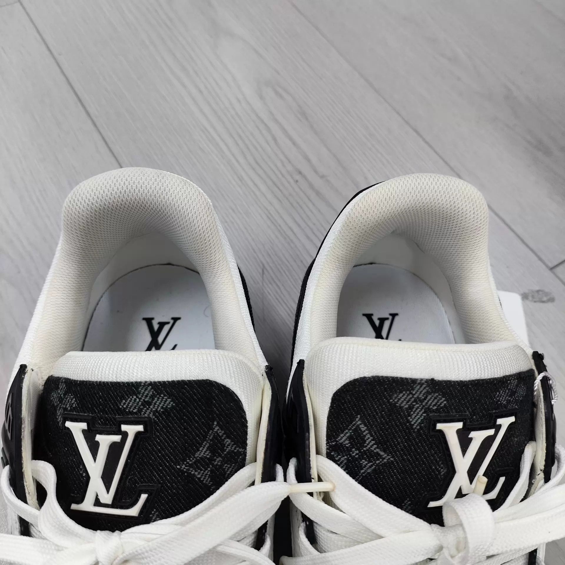 Louis Vuitton Louis Vuitton Black & White Denim Panda Trainer US 9 Size US 9 / EU 42 - 2 Thumbnail