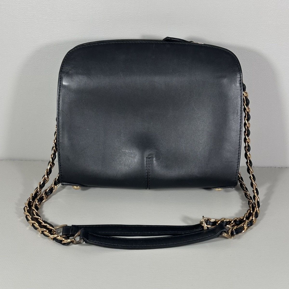 Stuart Weitzman Stuart Weitzman Podbag Leather Shoulder Bag Black Calf Chain Size ONE SIZE - 1 Thumbnail