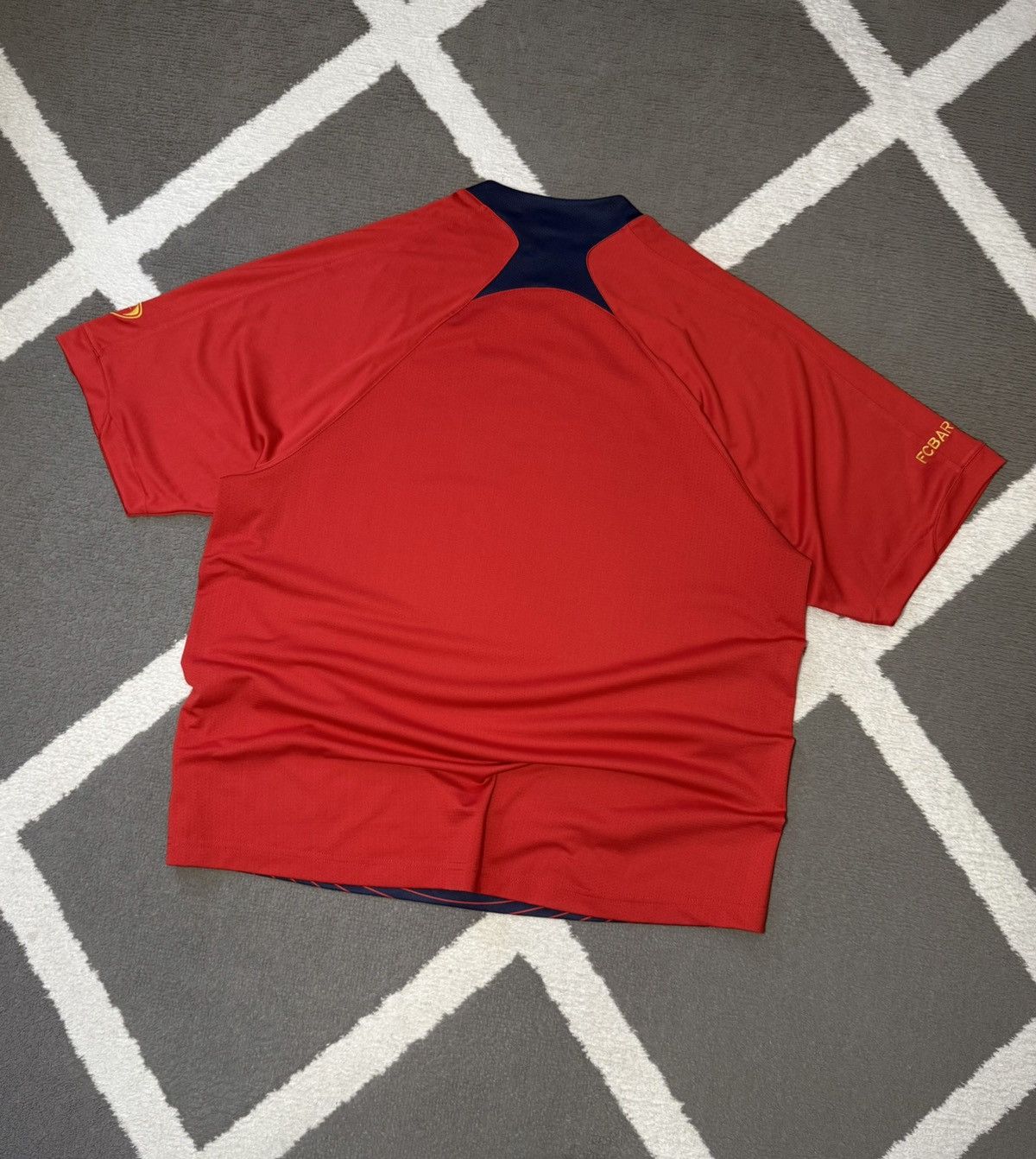 Nike Nike FC Barcelona Y2K Retro 2006-07 Training T-Shirt Jersey Size US L / EU 52-54 / 3 - 15 Thumbnail