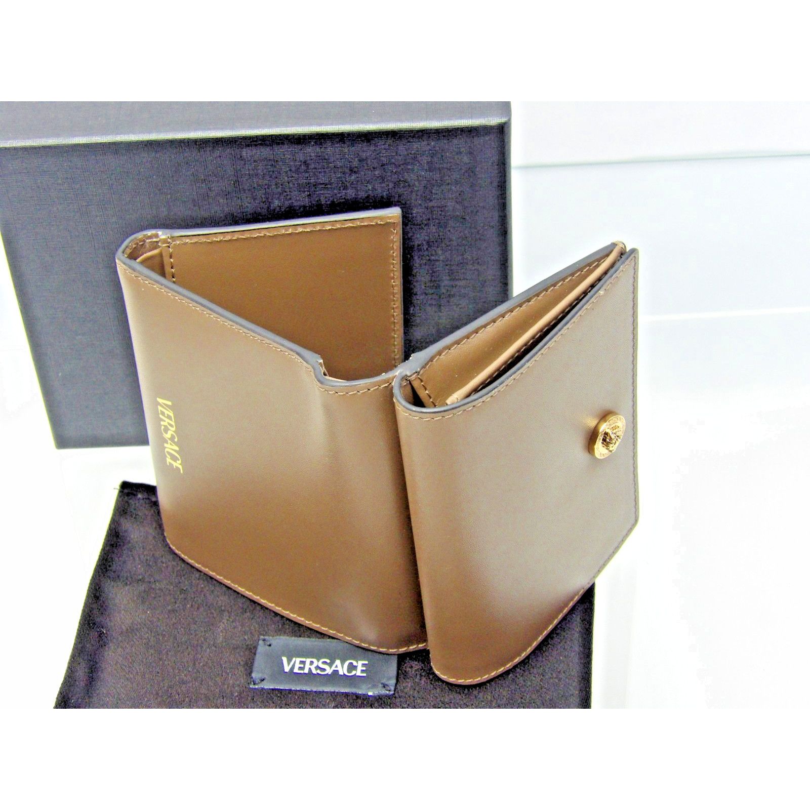 Versace VERSACE GREEN LEATHER GOLD MEDUSA LOGO TRIFOLD WALLET Size ONE SIZE - 2 Thumbnail