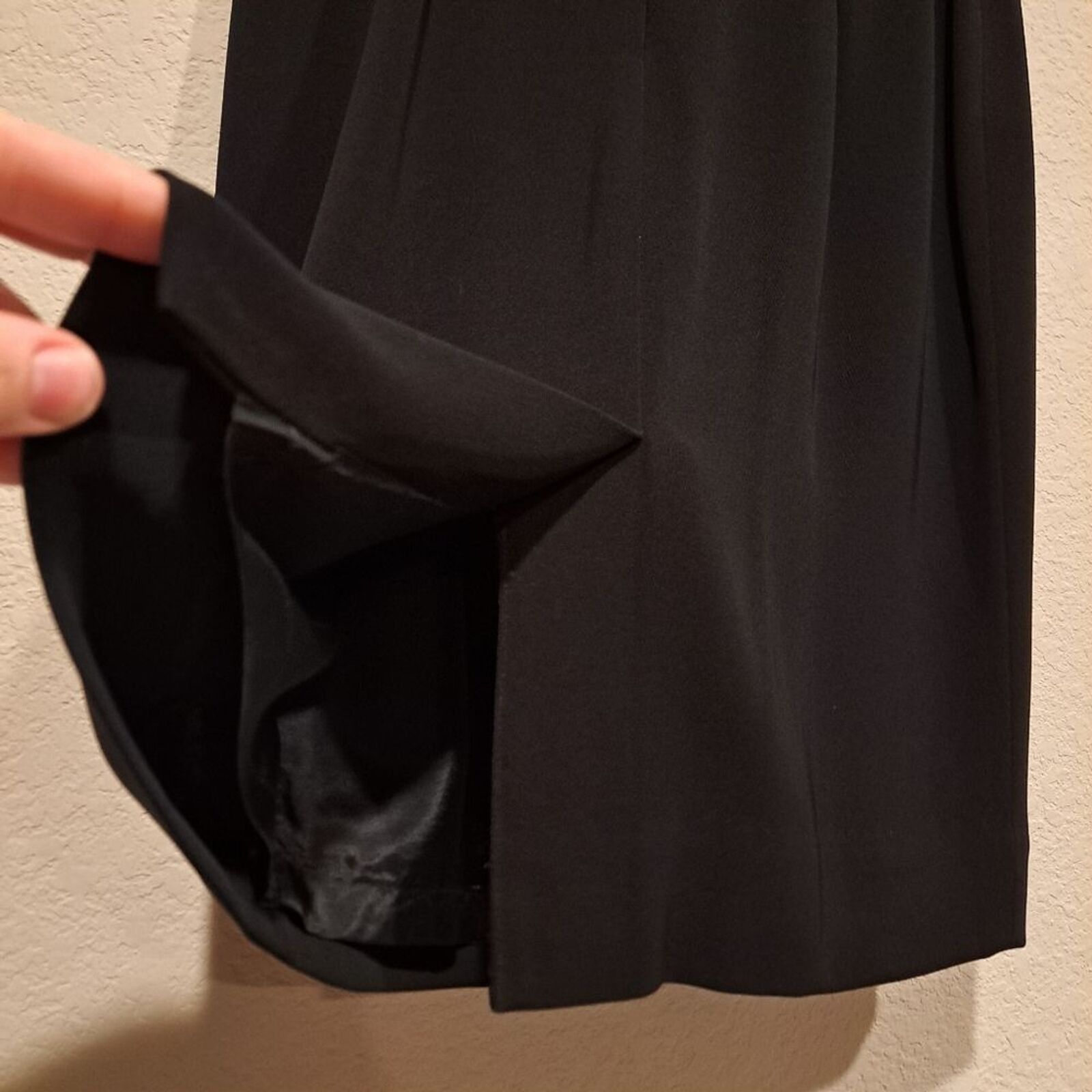 Other Dana Buchman Petites straight black skirt, lined, size 10P Size 32" / US 10 / IT 46 - 5 Thumbnail