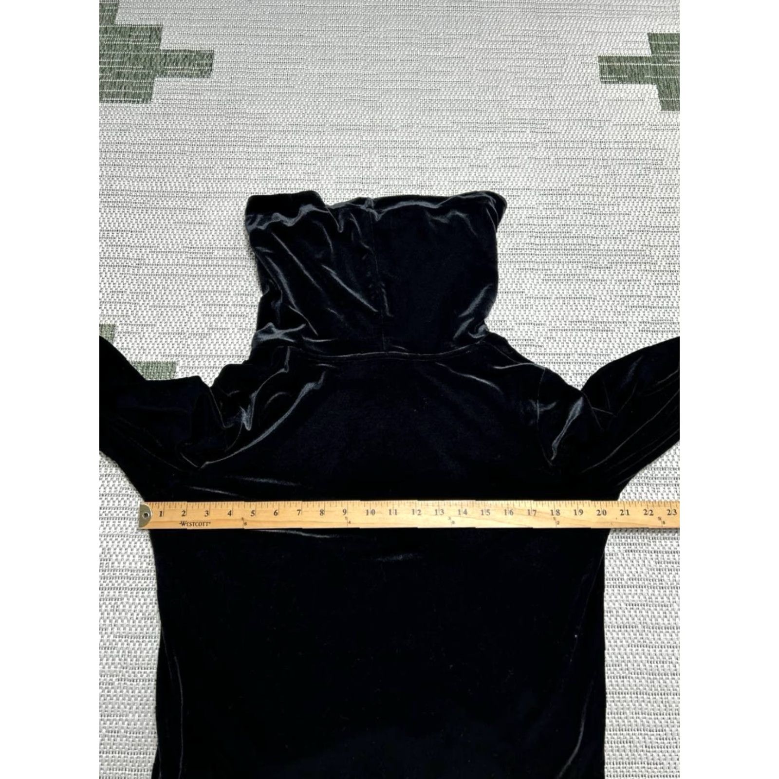 Ralph Lauren Lauren Ralph Lauren Velvet Sweatshirt Womens Petite Medium Black Kangaroo Pocket - Pullover, Regular Fit, Velvet, 40 in Chest, PM, 3/4 Sleeve? Size M / US 6-8 / IT 42-44 - 4 Thumbnail