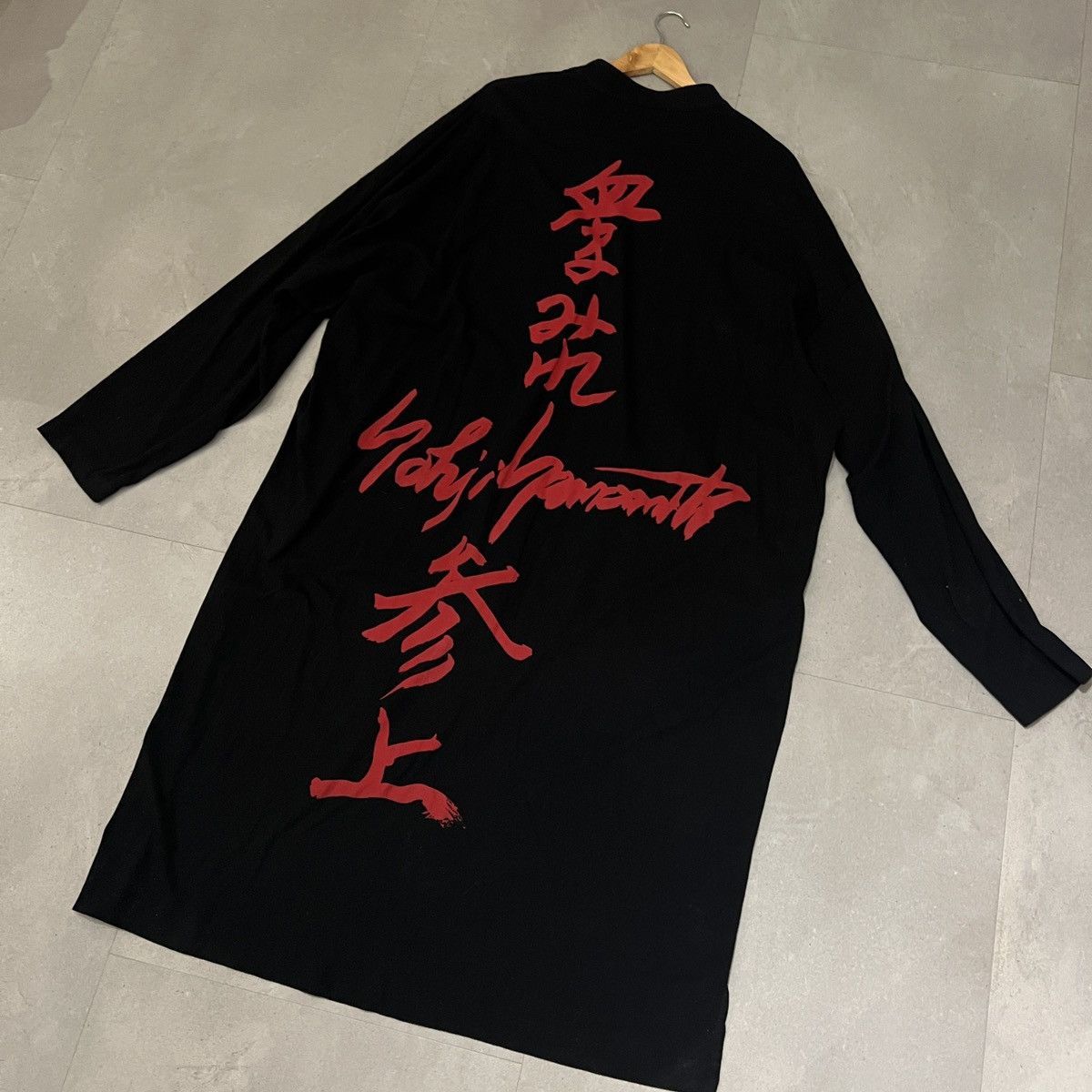 Yohji Yamamoto SS19 Yohji Yamamoto Pour Homme Kanji Script Blood Long Shirt Size US L / EU 52-54 / 3 - 1 Thumbnail
