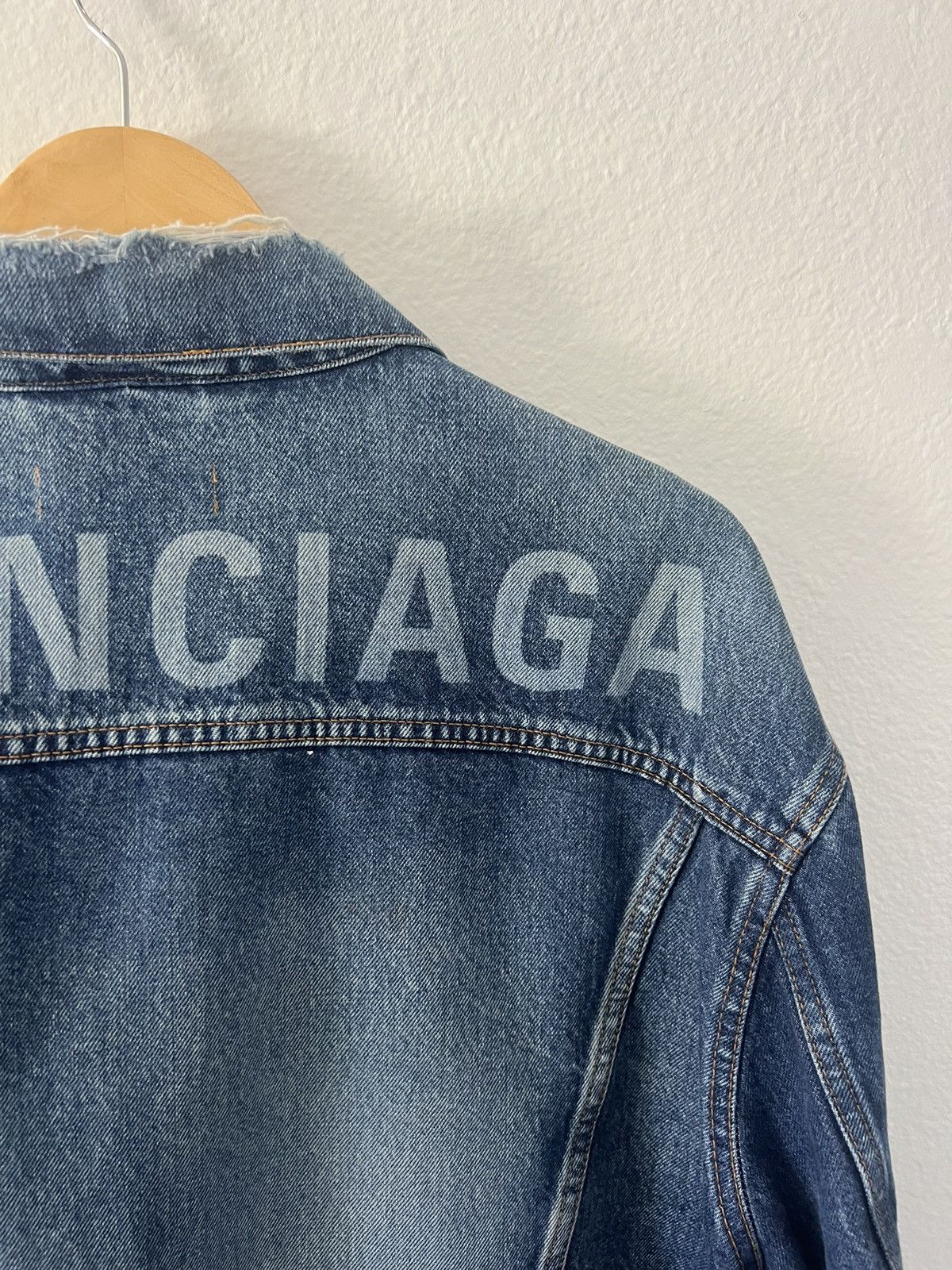 Balenciaga Balenciaga Logo Blue Distressed Denim Jacket with Size US M / EU 48-50 / 2 - 4 Thumbnail