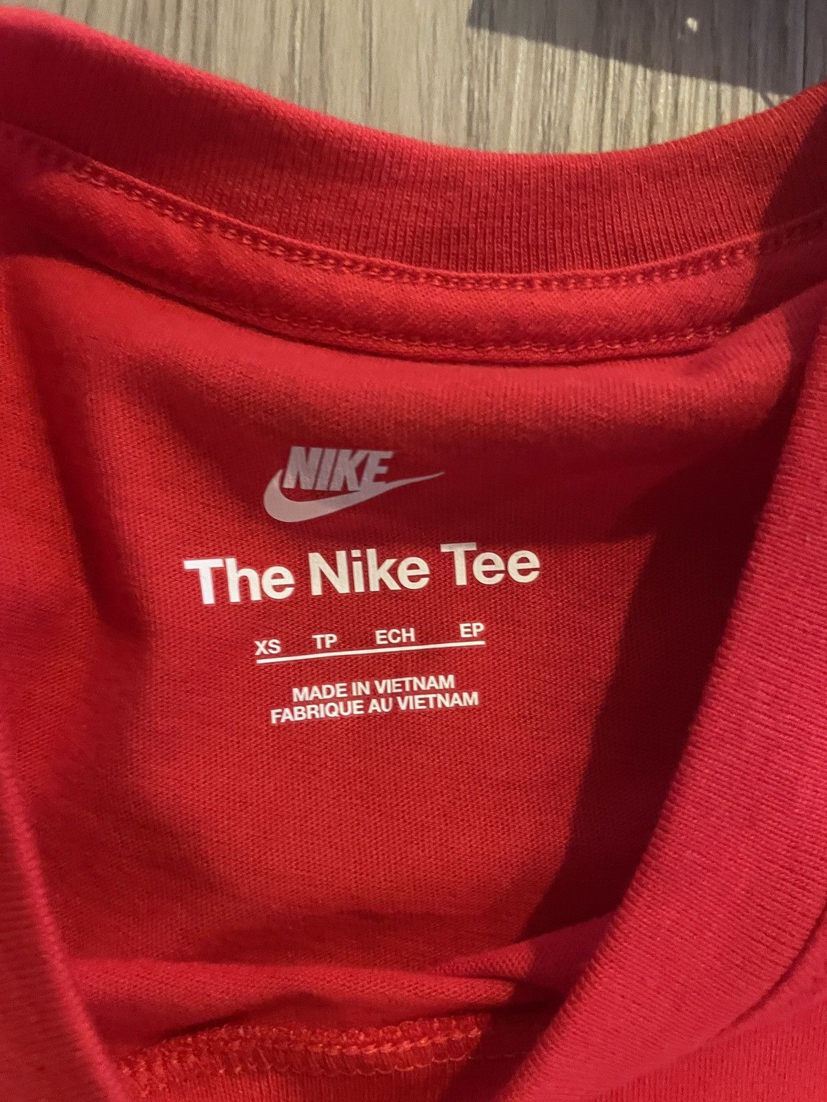 Nike Nike Sportswear Essential Embroidered Swoosh Tee Red XS NWT Size US XS / EU 42 / 0 - 2 Thumbnail