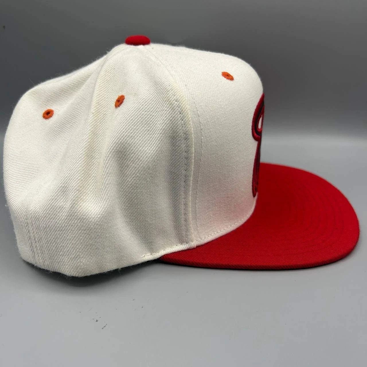 Mitchell & Ness Miami Heat Hat Men White Red Embroidered Snap Back Cap Size ONE SIZE - 5 Thumbnail
