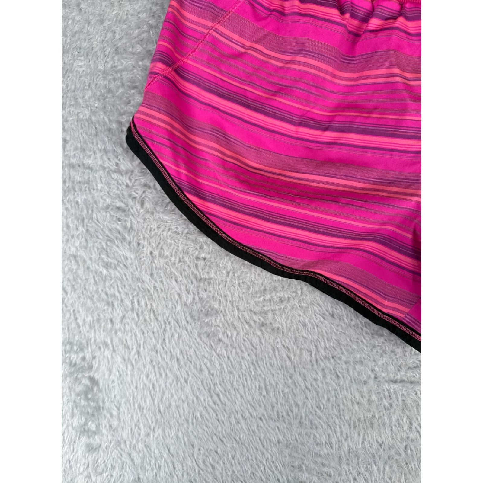 Lululemon Lululemon Shorts Women 6 Pink Run Roll Down Short Luxtreme Fabric 3" Gym W7647S Size 28" / US 6 / IT 42 - 3 Thumbnail