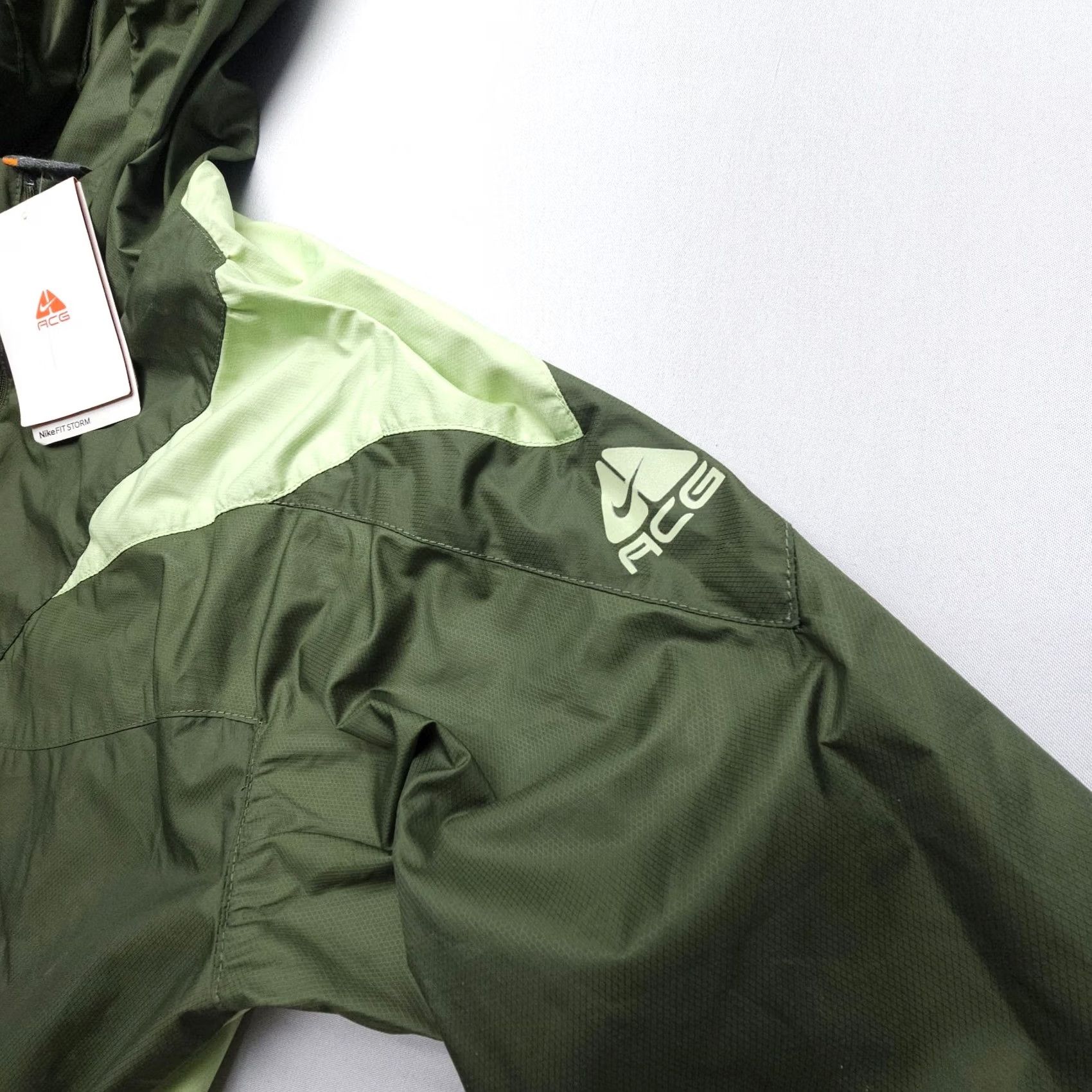 Nike Nike ACG Windbreaker Jacket Womens S Colorblock Green Lightweight Pockets Modern Gorpcore Y2K NWT Size S / US 4 / IT 40 - 4 Thumbnail
