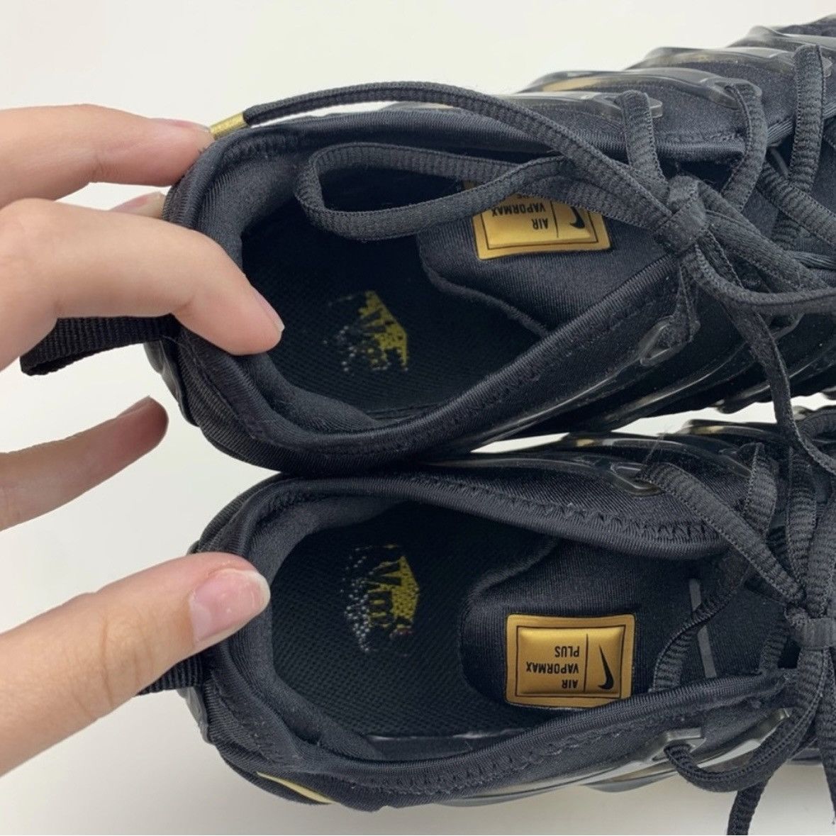 Nike Nike Vapormax Plus Metallic Gold Black Athletic Sneakers 9.5 Size US 9.5 / EU 42-43 - 8 Thumbnail