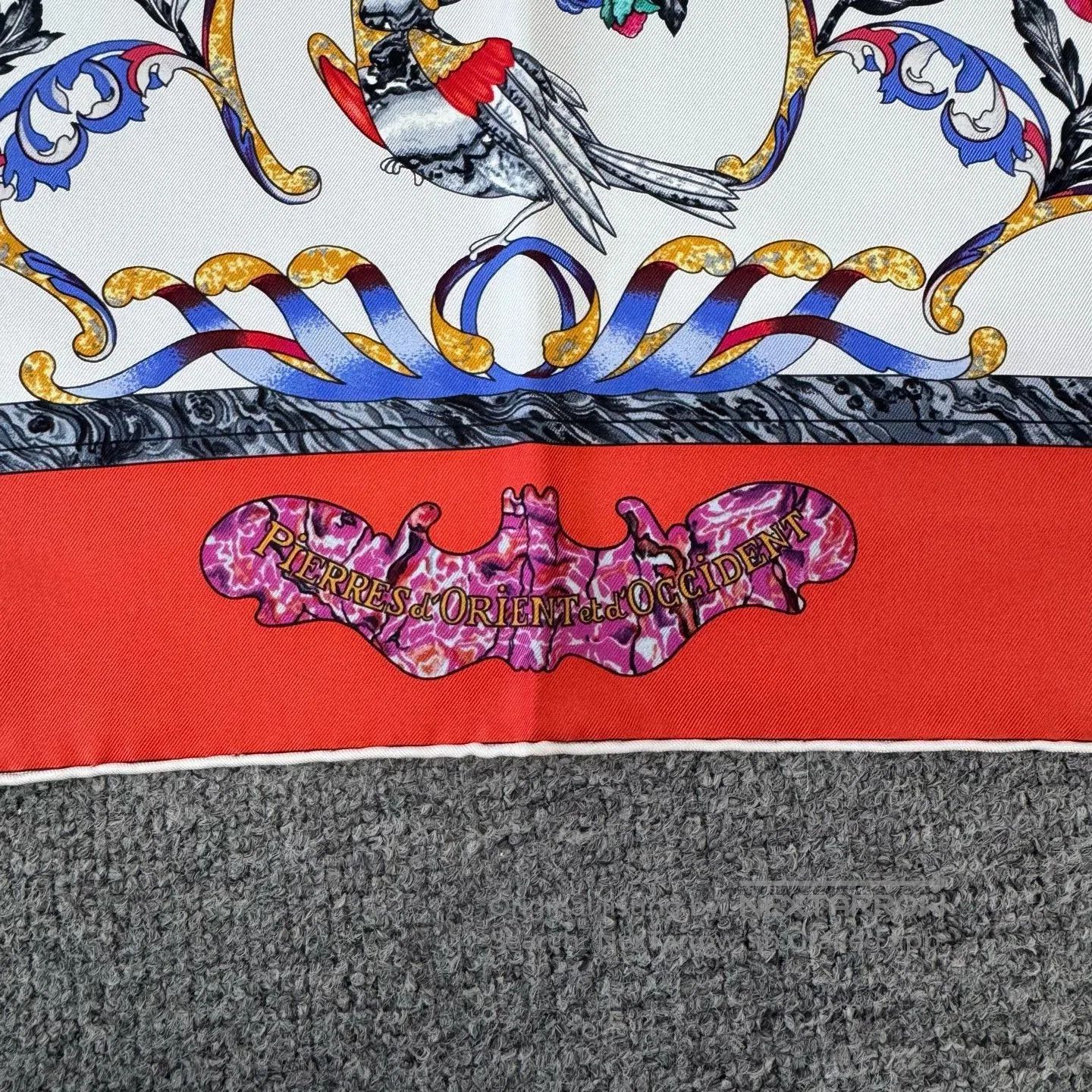 Hermes Hermes Red-edged floral jewelry; silk square scarf| Size ONE SIZE - 4 Thumbnail