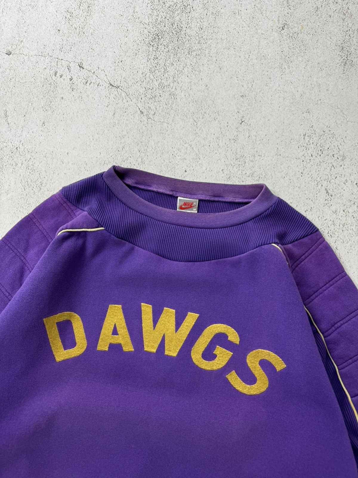 Vintage Nike Vintage Dawgs Washington Sweatshirt Size US M / EU 48-50 / 2 - 5 Thumbnail