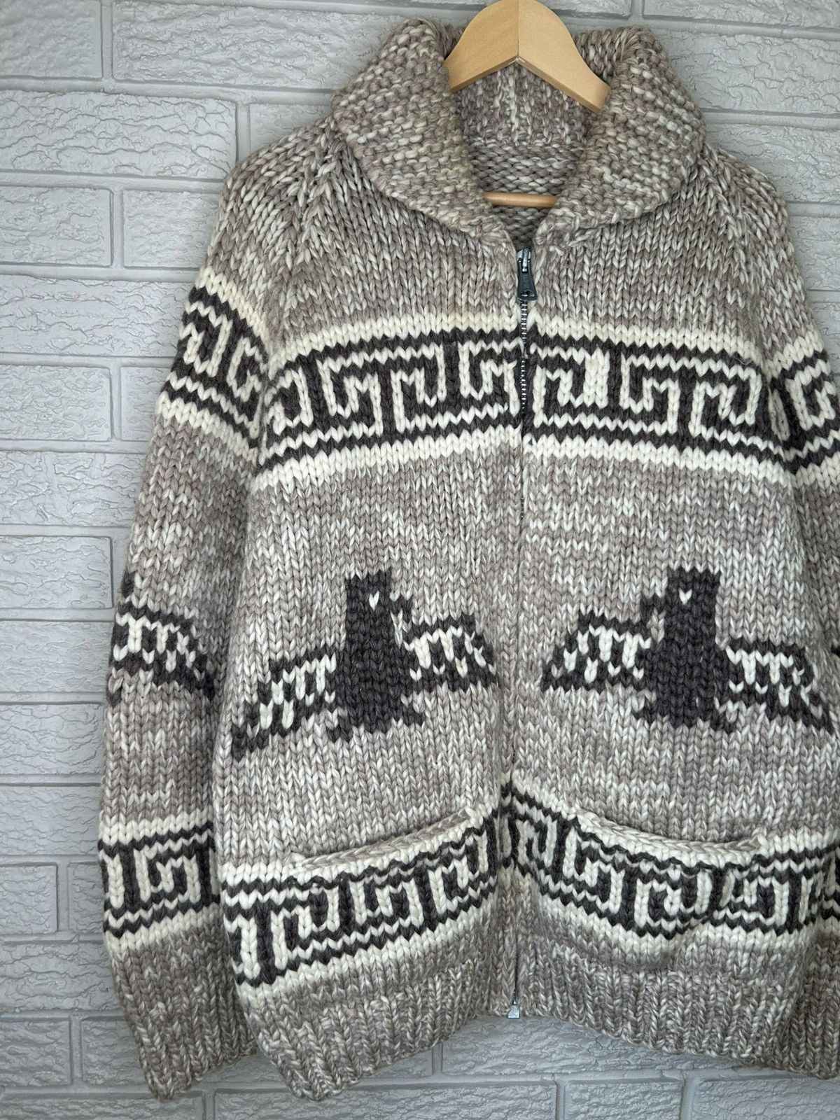 Vintage Vintage 60s Cowichan Thunderbird Hand Knit Wool Zip Up Size US L / EU 52-54 / 3 - 5 Thumbnail