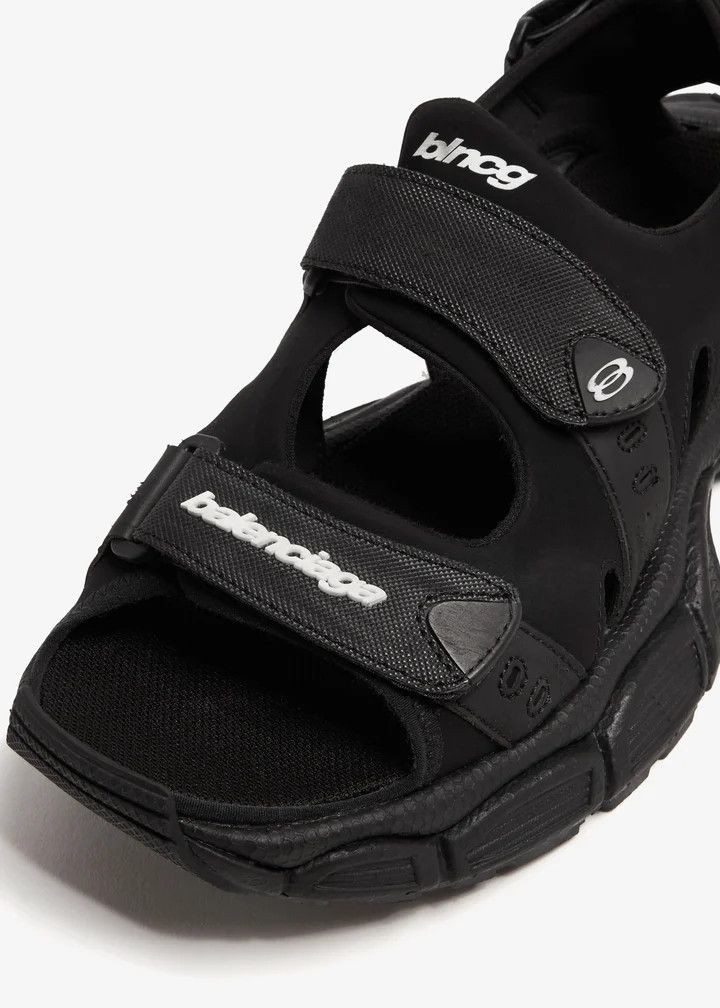 Balenciaga o1srvl11e0426 3XL Sandals in Black Size US 10 / IT 40 - 2 Thumbnail