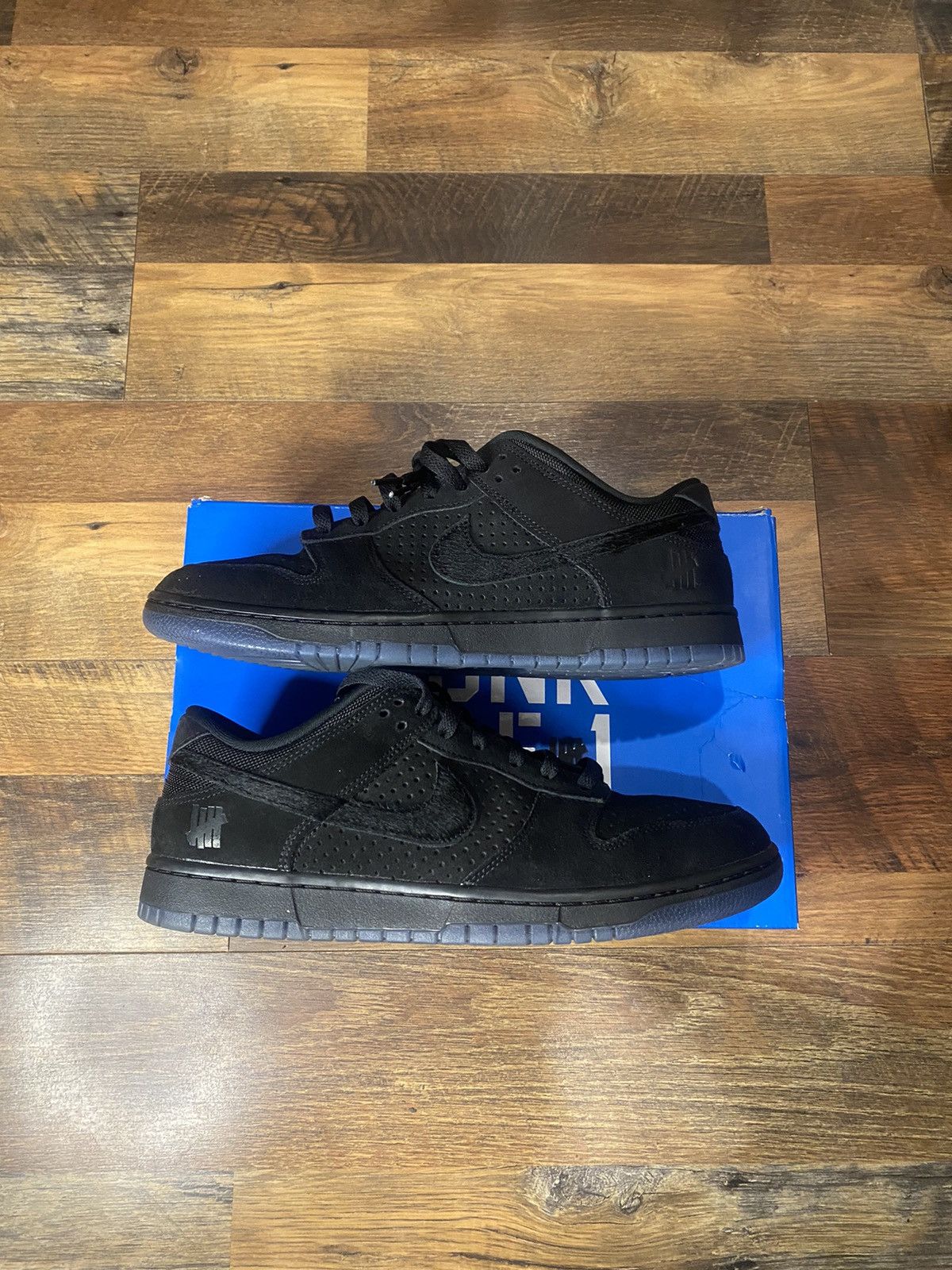 undefeated dunk vs af1 black