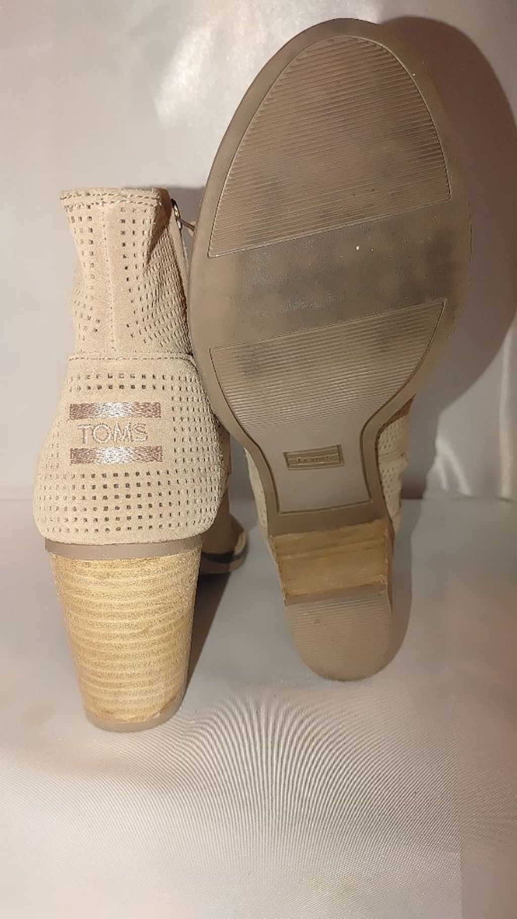 Toms Toms Majorca Peep Toe Perforated Suede Bootie Size 9 Size US 9 / IT 39 - 9 Thumbnail