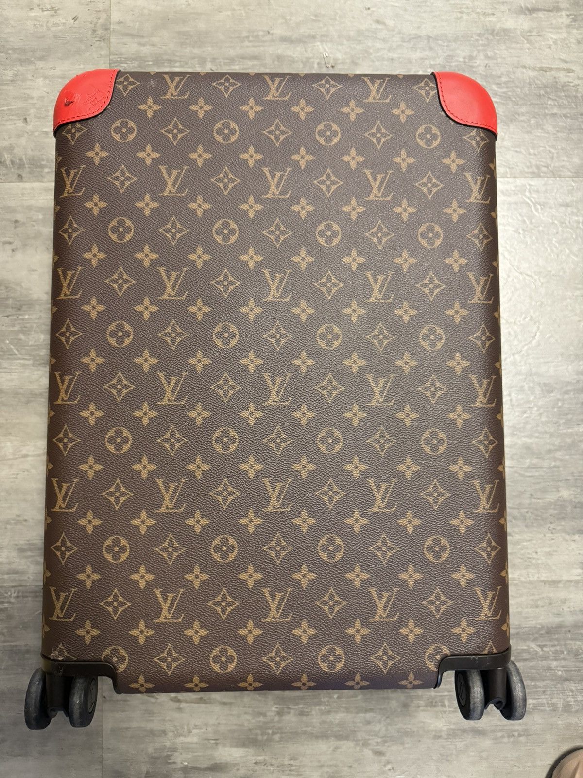 Louis Vuitton Louis Vuitton Horizon 55 Red Size ONE SIZE - 24 Thumbnail