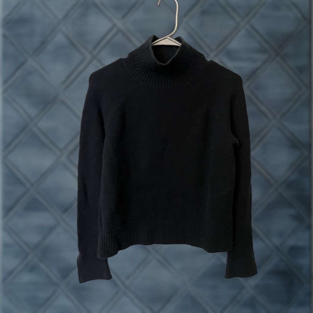 Banana Republic Banana Republic Women's XS Black Mock Neck Sweater Shirt Pullover Casual Knit Long Sleeve Lightweight Classic Winter Women XS Black Mock Neck Sweater Size XS / US 0-2 / IT 36-38 - 1 Thumbnail