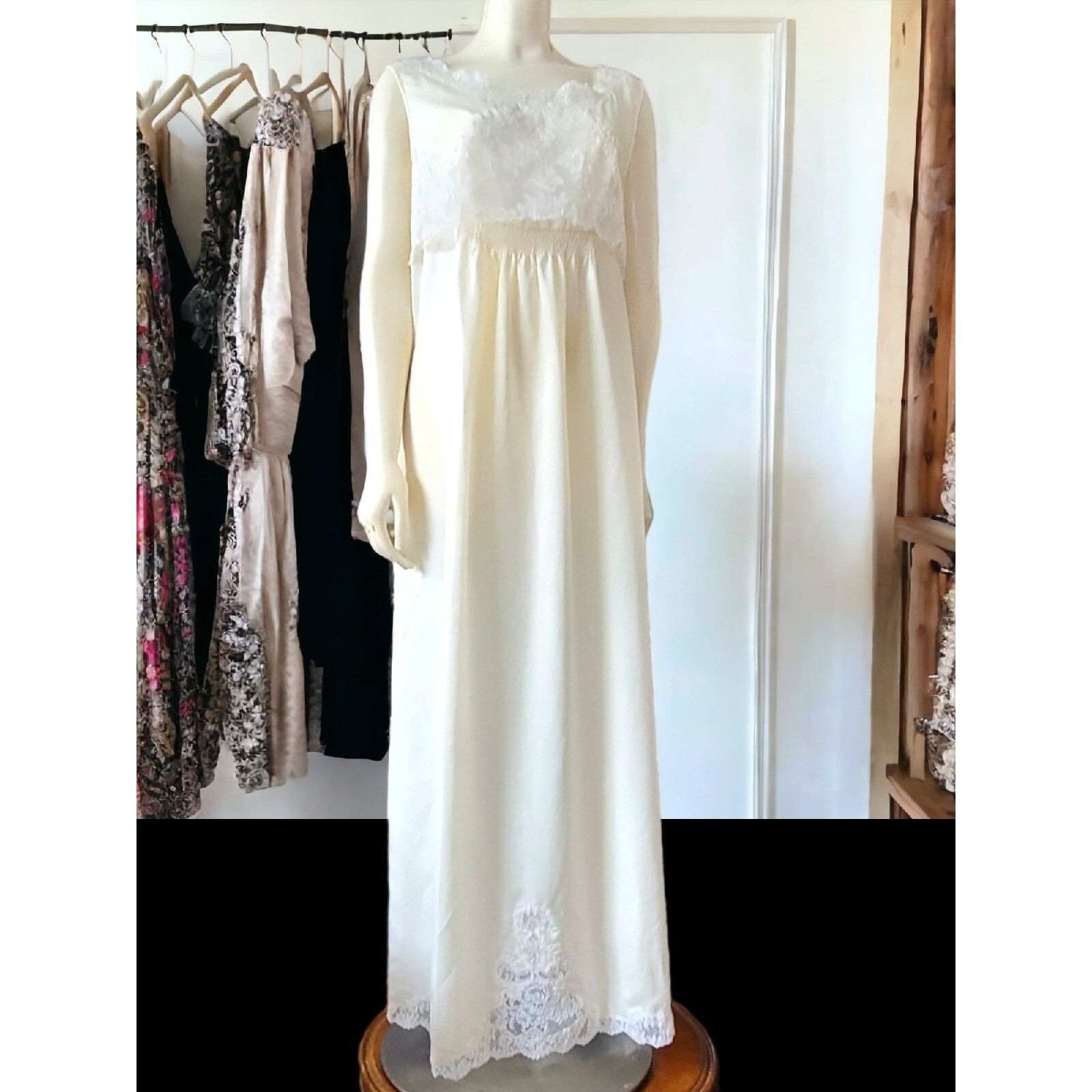 Dior Vintage Christian Dior Silk Blend Nightgown W Lace Size 36 Size ONE SIZE - 8 Thumbnail
