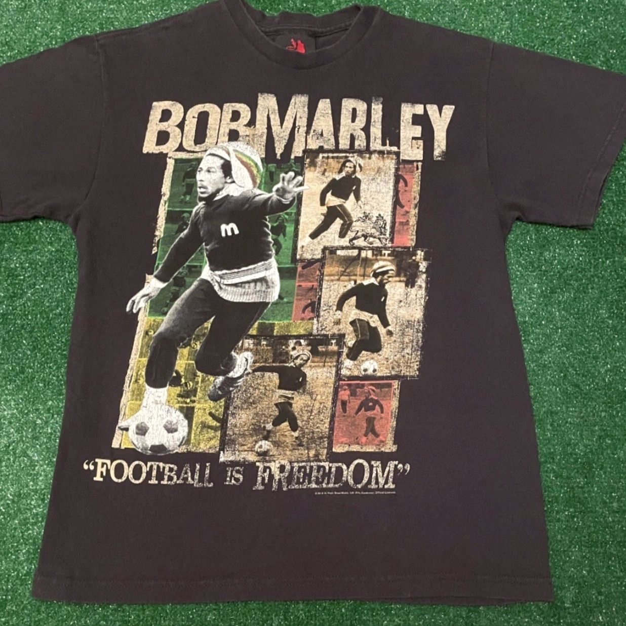 Vintage VINTAGE 90s Y2K Bob Market Soccer Football Is Freedom 2010 VTG Shirt Mens M Zion Black Short Sleeve T-Shirt Mens M 90s Music Sports Zion Rootswear Size US M / EU 48-50 / 2 - 4 Thumbnail