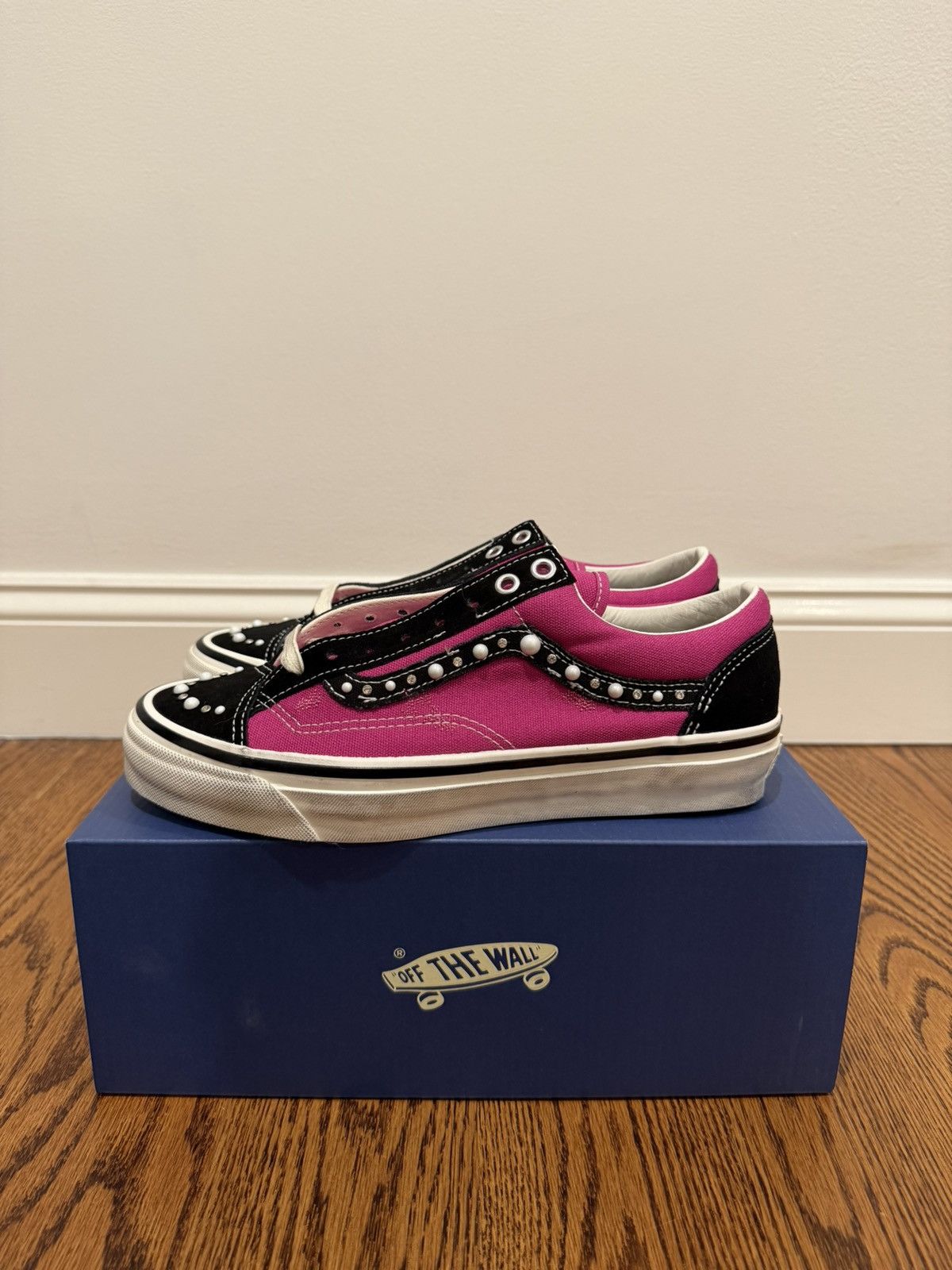 Vans LX Old Skool 36 Pearlized Pink and Black