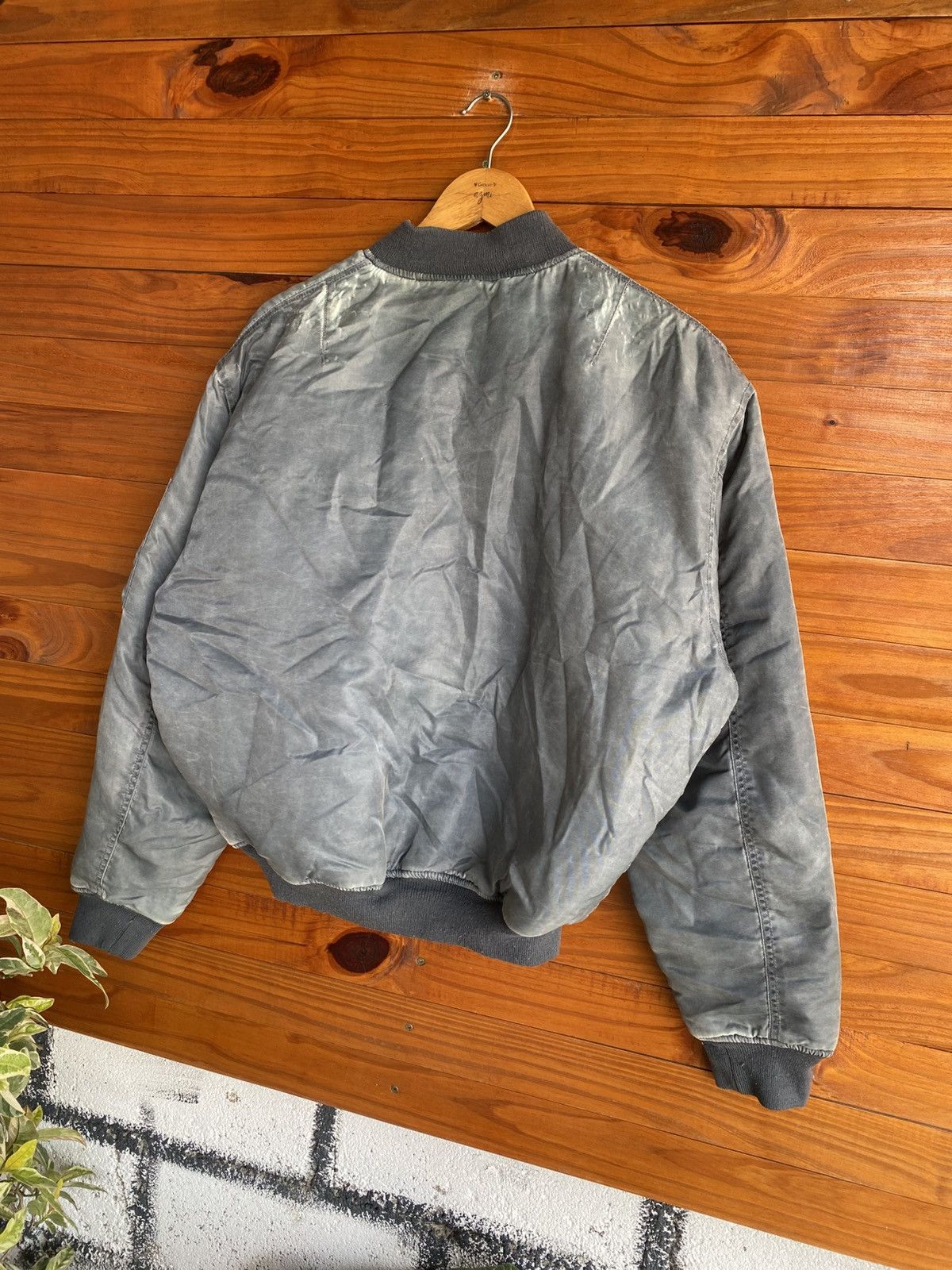 Japanese Brand Vintage Suntory Coffee Bomber Jacket Gray MA-1 Style Japan Size US L / EU 52-54 / 3 - 13 Thumbnail