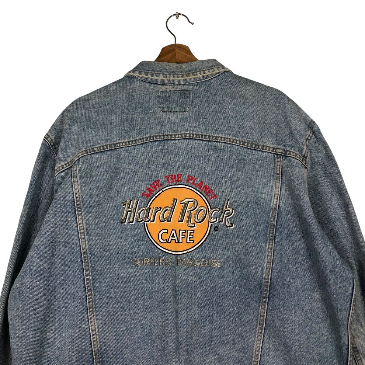 Japanese Brand 🔥VINTAGE DENIM TRUCKER JACKET HARD ROCK CAFE BIG LOGO Size US XL / EU 56 / 4 - 11 Thumbnail