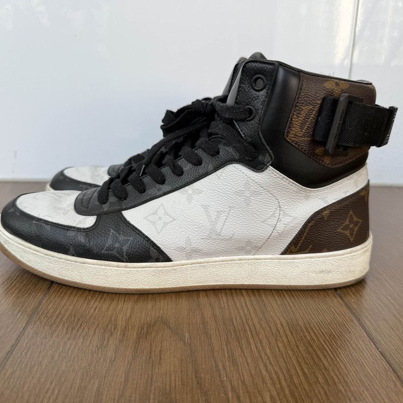 Louis Vuitton Louis Vuitton Rivoli Black and White Sneakers - Size US 8 / EU 41 - 6 Thumbnail