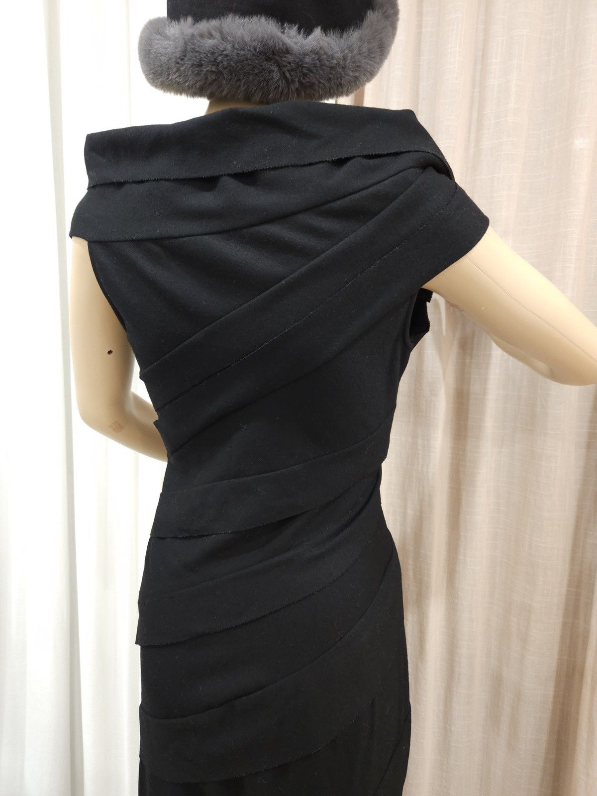 Diane von Furstenberg × Vintage DIANE VON FURSTENBERG Wool Elastic Slim-Fit Ruffled Dress Size S / US 4 / IT 40 - 10 Thumbnail