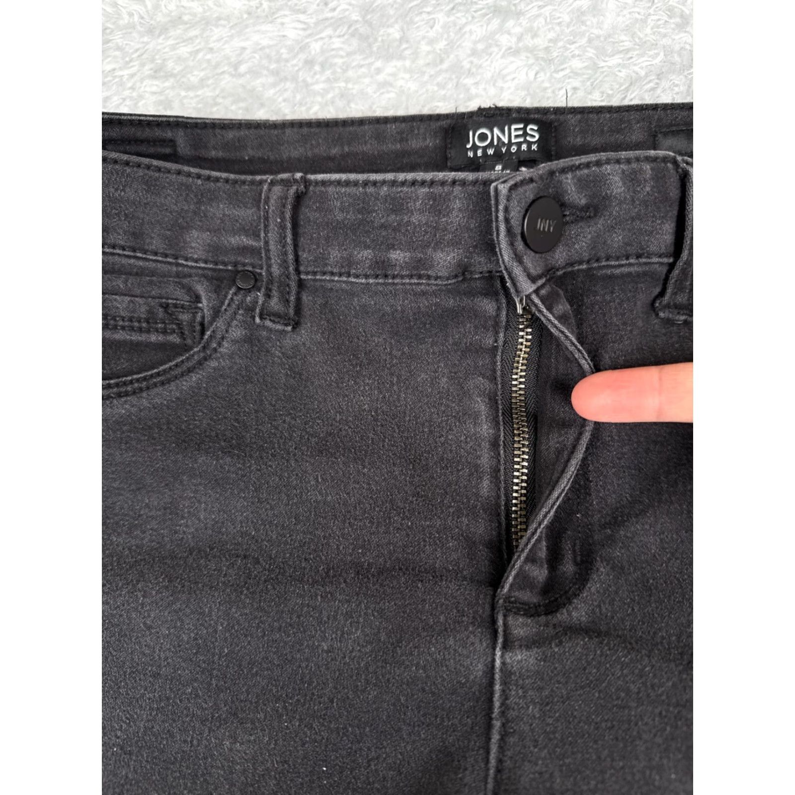 Jones New York Jones New York Jeans Womens 8 Black Denim Mid Rise 30x28 Skinny 5-Pocket Distressed Cotton Denim Rock Southwestern Mens Womens Girls? Wait ends. Size 30" / US 8 / IT 44 - 5 Thumbnail