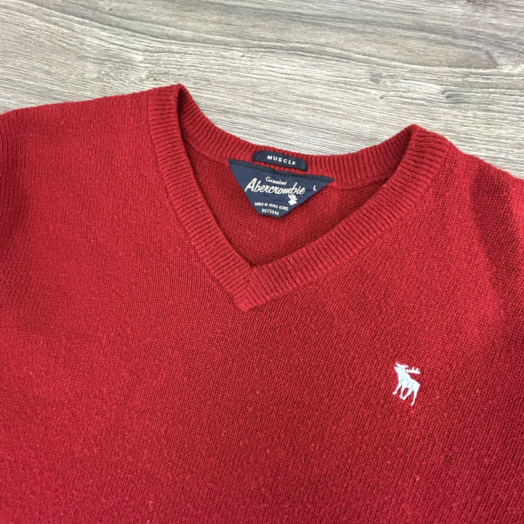 Abercrombie & Fitch VINTAGE Abercrombie Sweater Mens Large Red Wool Blend V-Neck Pullover 80s EUC Size US L / EU 52-54 / 3 - 3 Thumbnail