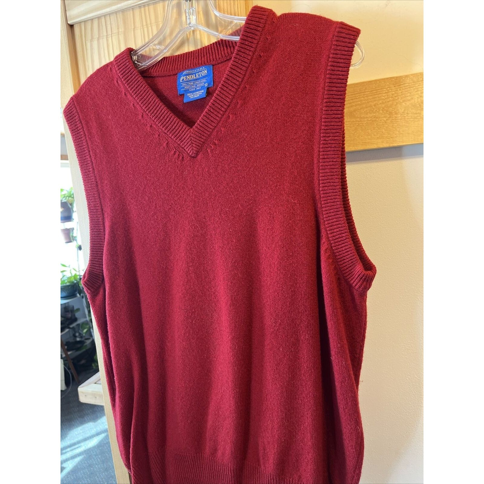 Pendleton Pendleton Vintage Men’s L Red Wool V Neck Sleeveless Sweater Size US L / EU 52-54 / 3 - 7 Thumbnail