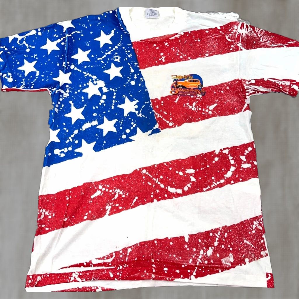 Gloverall VINTAGE UNISPORT T-Shirt Men L RED All Over Print Batman Graphic Print Short Sleeve Crew Neck USA Flag 1990s 90s Size US L / EU 52-54 / 3 - 1 Thumbnail