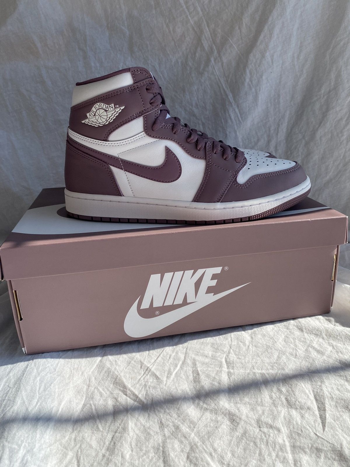 The North Face Nike Air Jordan One Mauve White Size US 10 / EU 43 - 2 Thumbnail