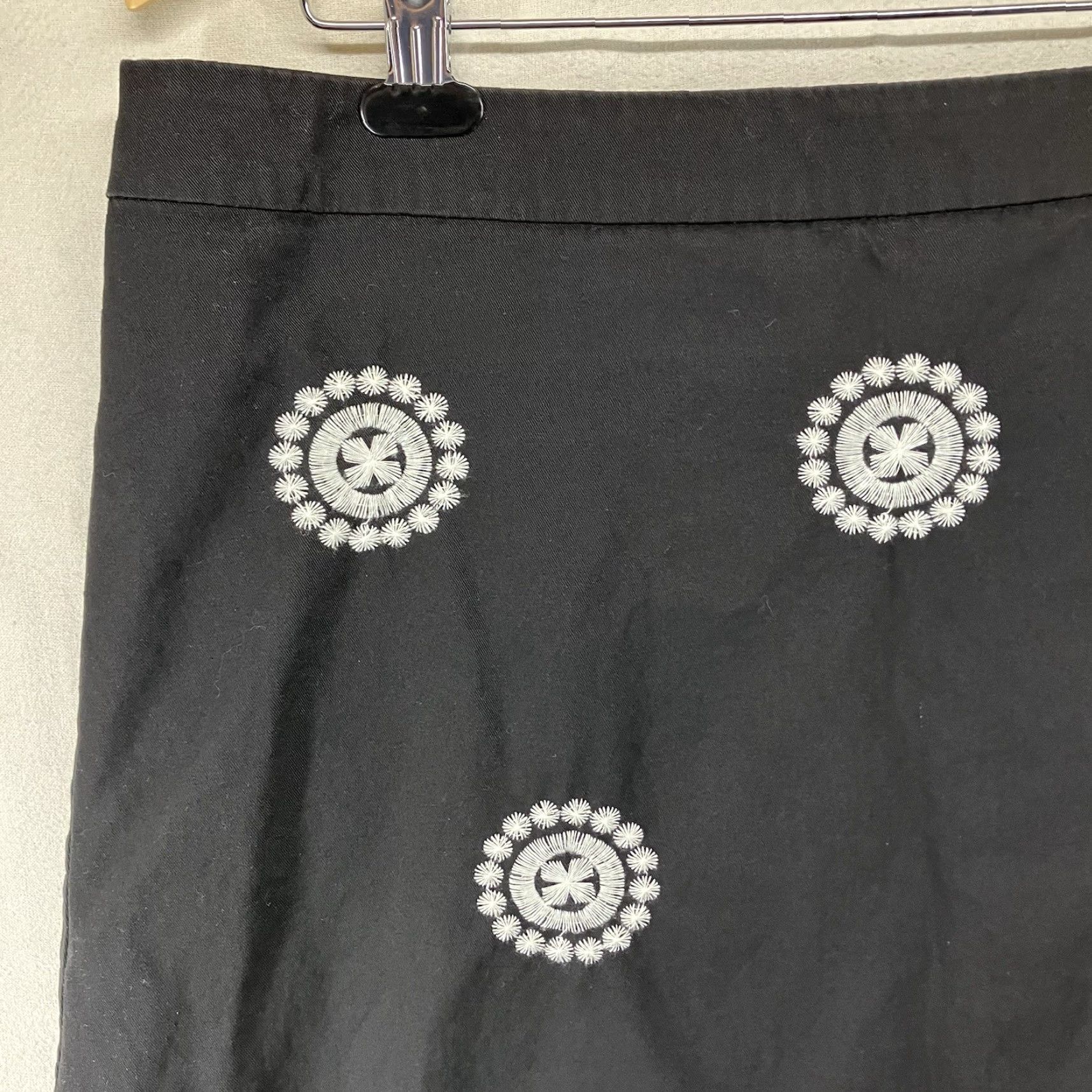 Vintage VINTAGE Sweet Salt Skirt A-Line Womens XL Black White Floral Embroidered Knee Length Lined Zipper Cotton Polyester Casual 90s Bohemian Gothic Rock Size 40" / US 18 - 6 Thumbnail