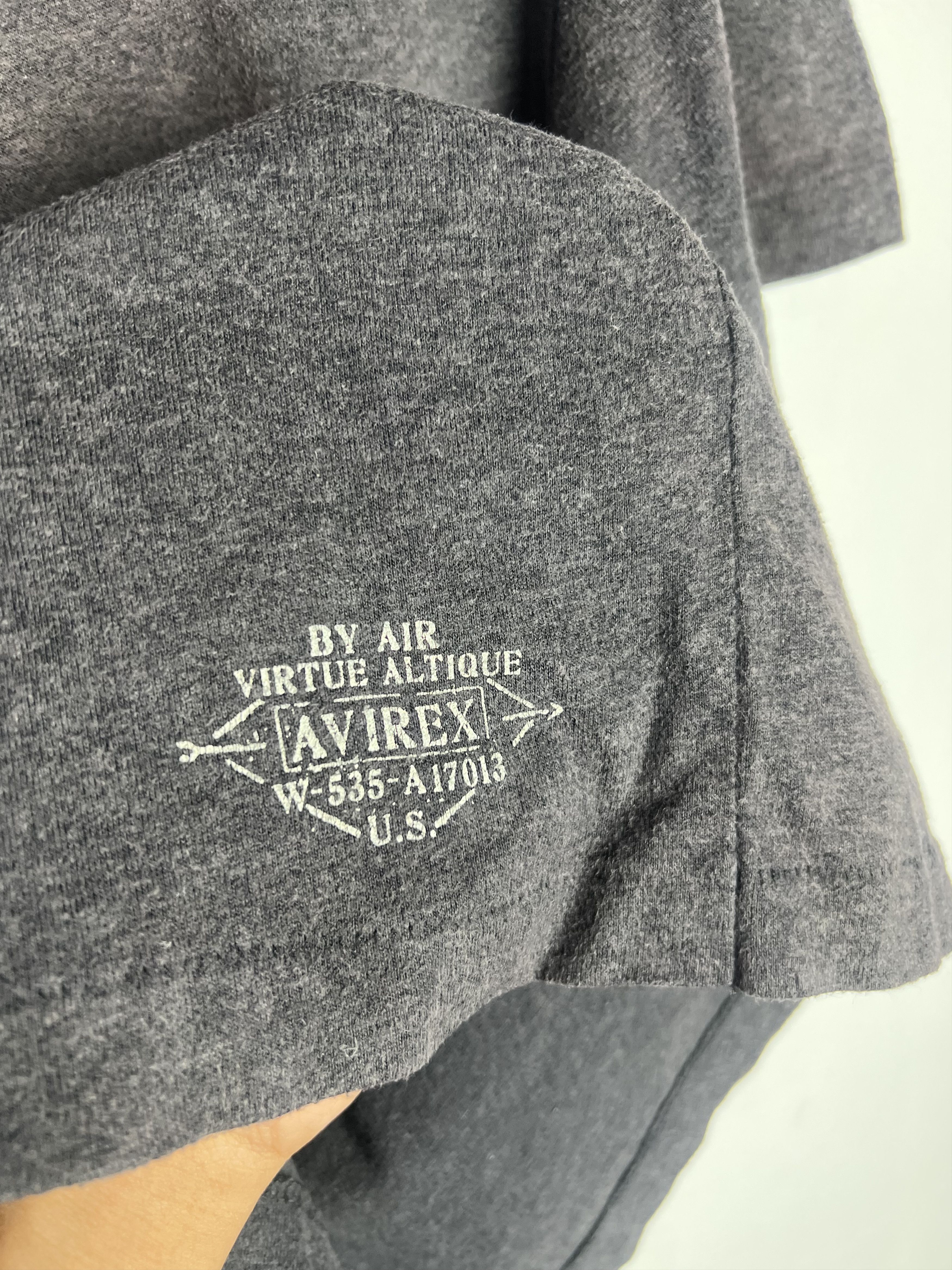 Avirex Avirex V Neck Tshirt Size US L / EU 52-54 / 3 - 10 Thumbnail