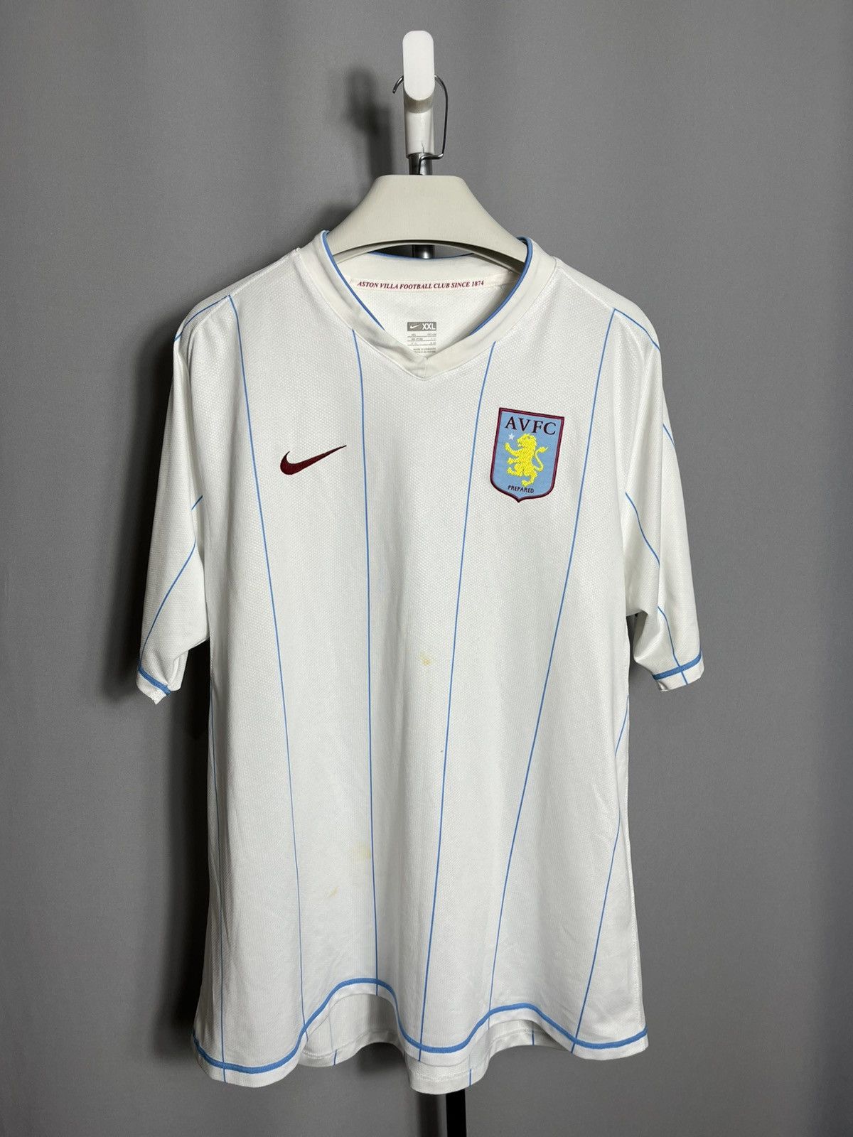 Nike MATCHWORN ASTON VILLA FOOTBALL CLUB 2008 WHITE AWAY SHIRT Size US XXL / EU 58 / 5 - 1 Thumbnail
