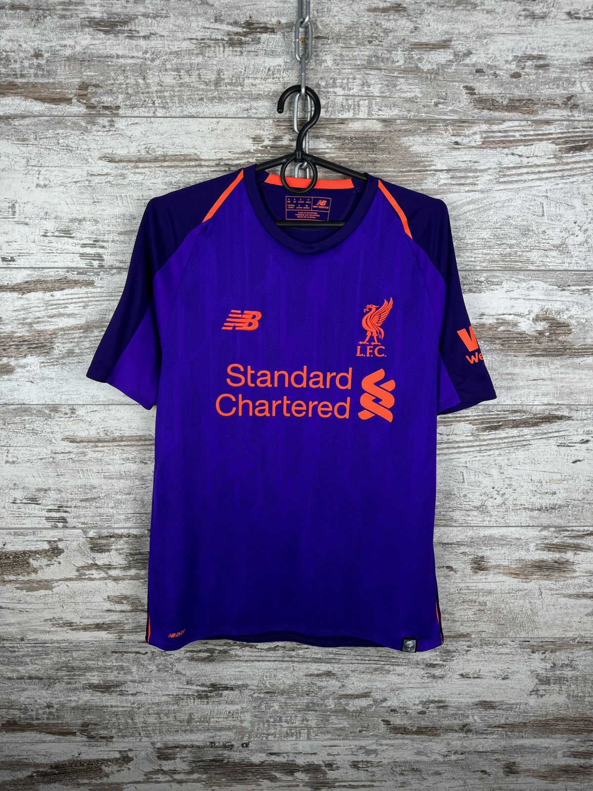Vintage Mens Vintage New Balance Liverpool FC T-shirt soccer jersey Size US S / EU 44-46 / 1 - 2 Thumbnail